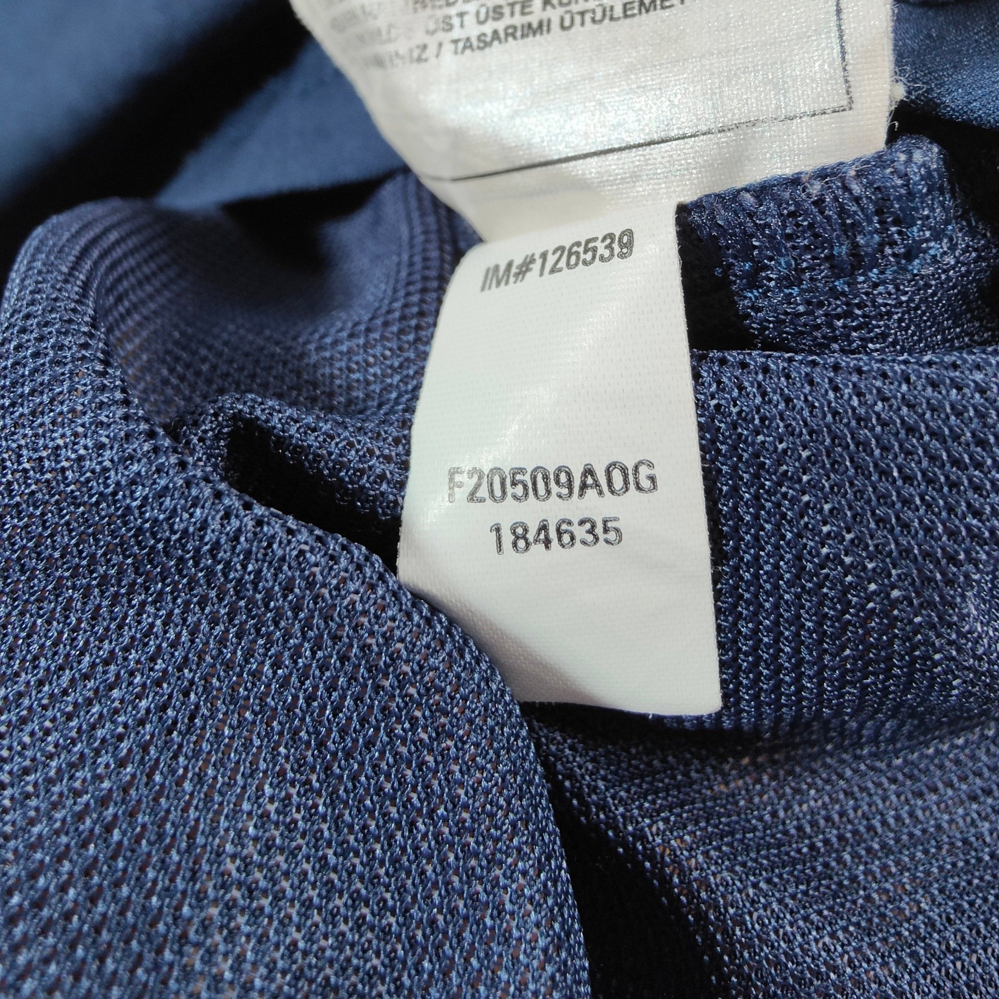 2002 - 03 FC Barcelona Away Shirt Iniesta 34 - 9/10 - (M) - Eternal Pitch