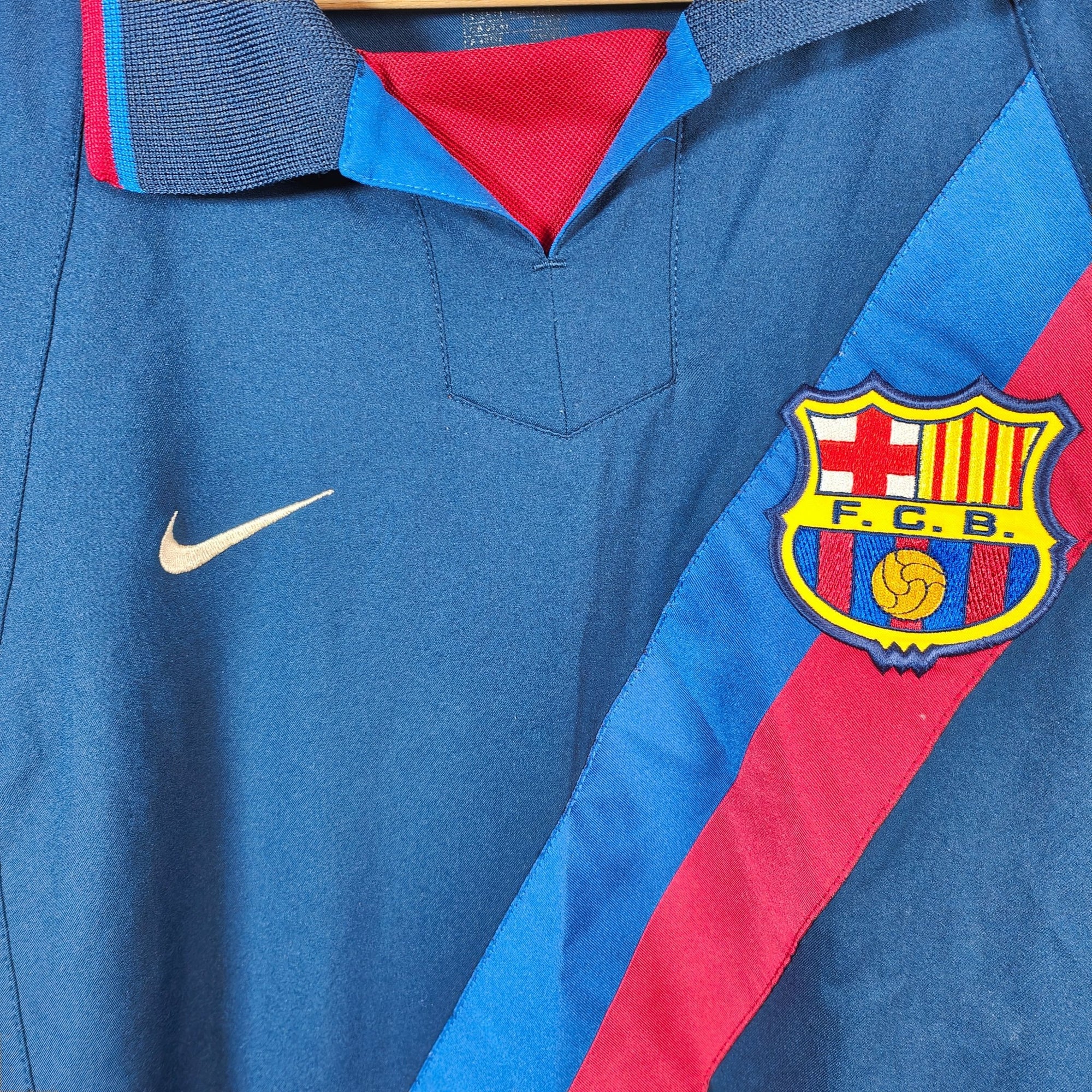 2002 - 03 FC Barcelona Away Shirt Iniesta 34 - 9/10 - (M) - Eternal Pitch
