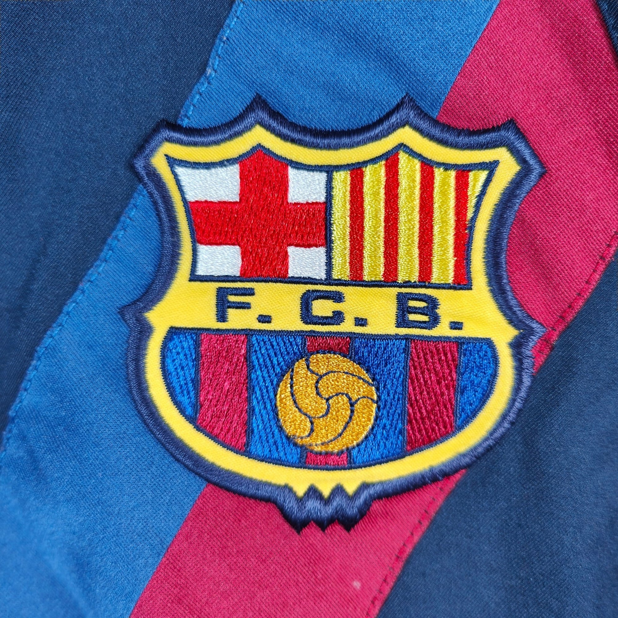 2002 - 03 FC Barcelona Away Shirt Iniesta 34 - 9/10 - (M) - Eternal Pitch