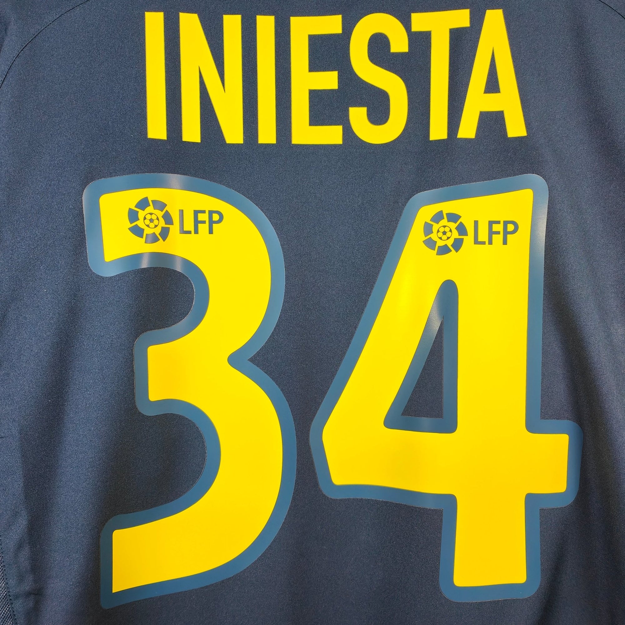 2002 - 03 FC Barcelona Away Shirt Iniesta 34 - 9/10 - (M) - Eternal Pitch