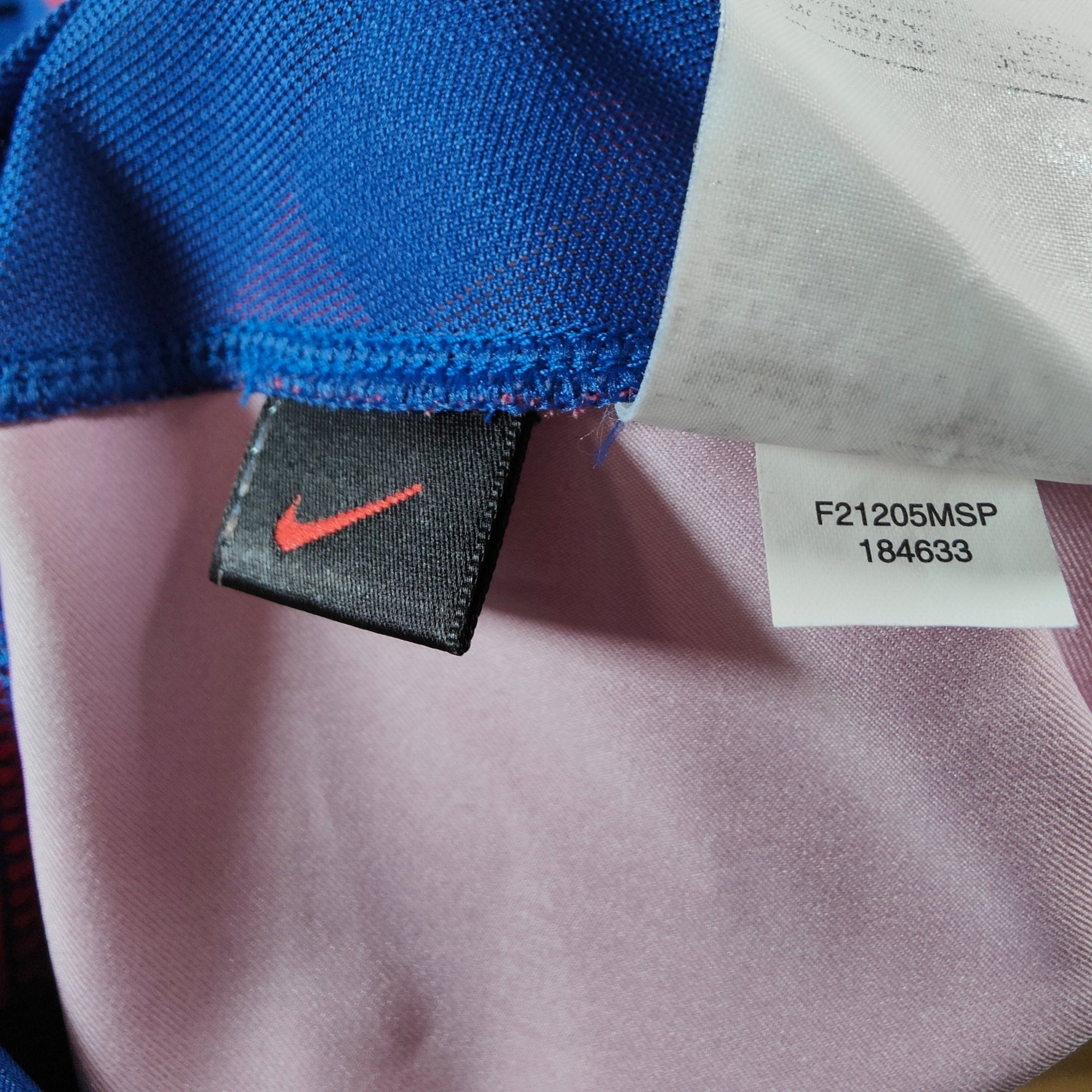 2002 - 03 FC Barcelona Home Shirt Iniesta 34 - 9/10 - (L) - Eternal Pitch