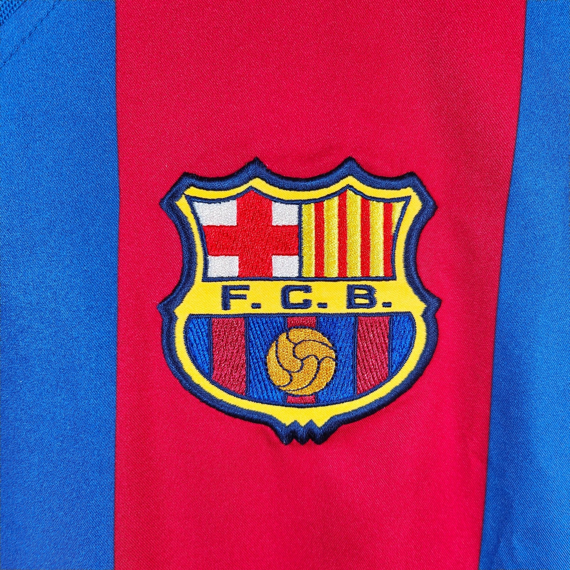 2002 - 03 FC Barcelona Home Shirt Iniesta 34 - 9/10 - (L) - Eternal Pitch