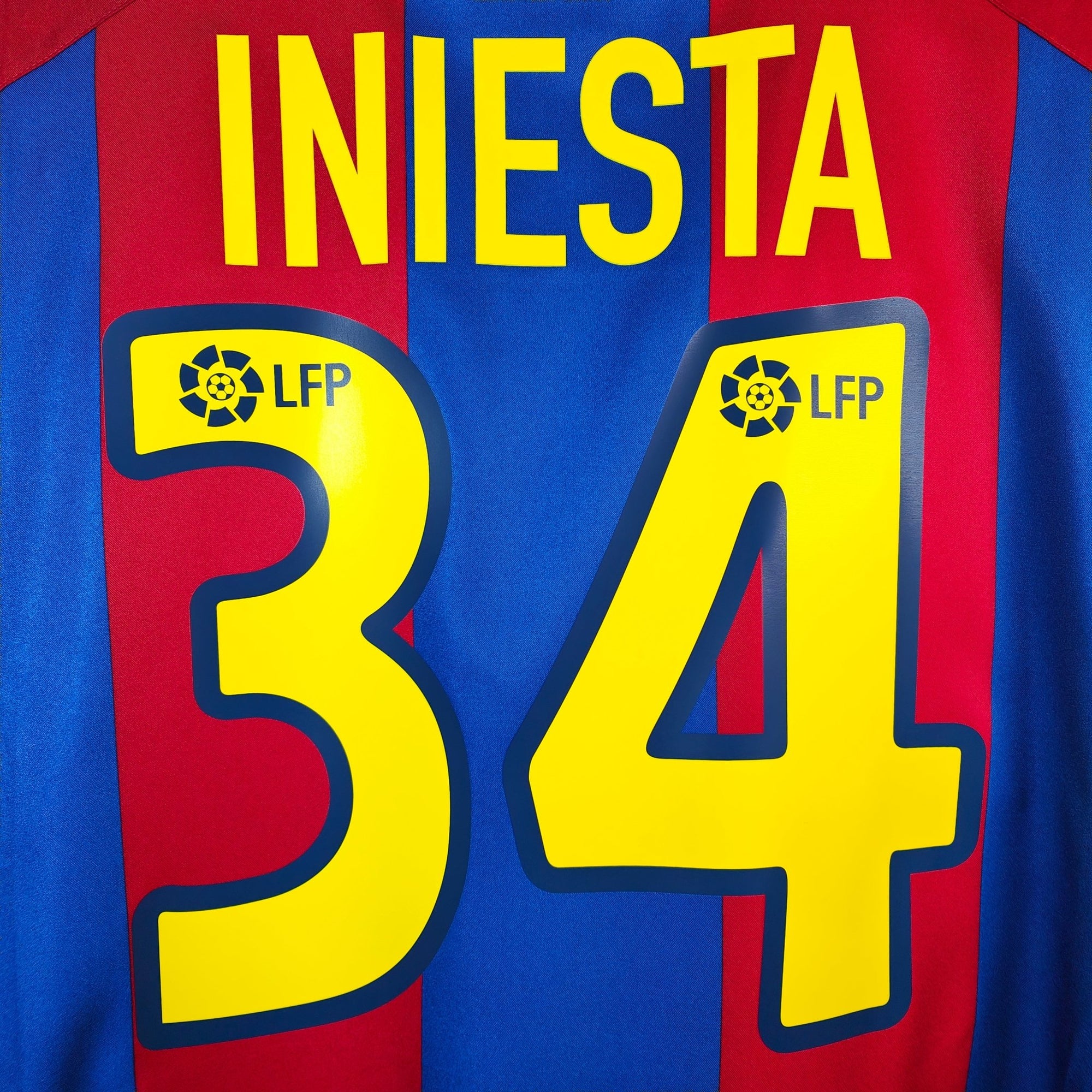 2002 - 03 FC Barcelona Home Shirt Iniesta 34 - 9/10 - (L) - Eternal Pitch
