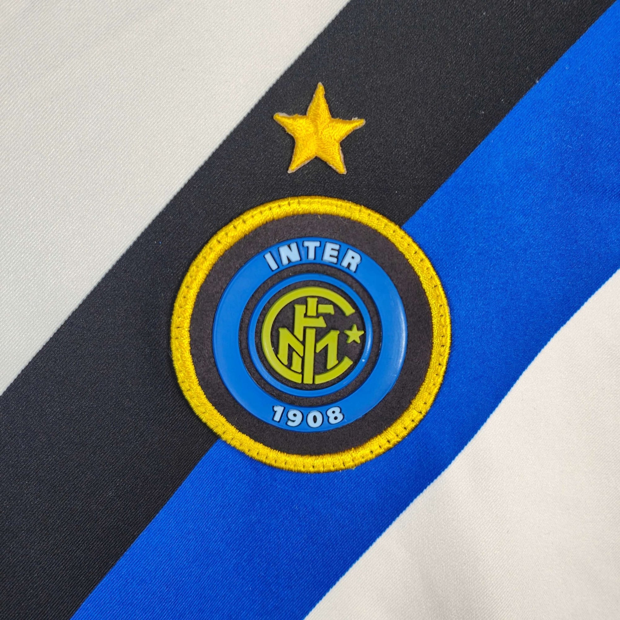 2002 - 03 Inter Milan Away Shirt Vieri 32 - 9/10 - (M) - Eternal Pitch