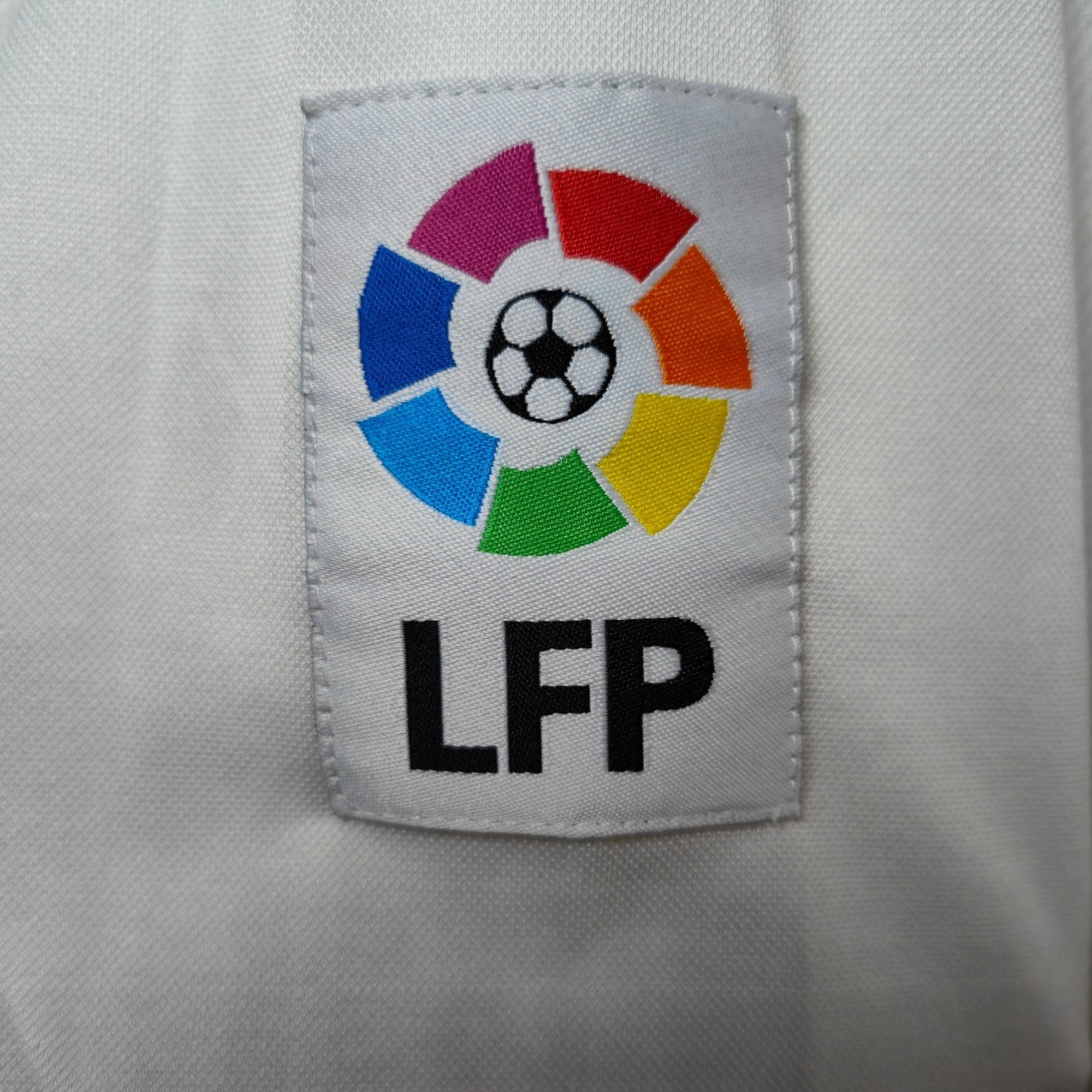 2002 - 03 Real Madrid Home Shirt Zidane 5 (M) - Eternal Pitch