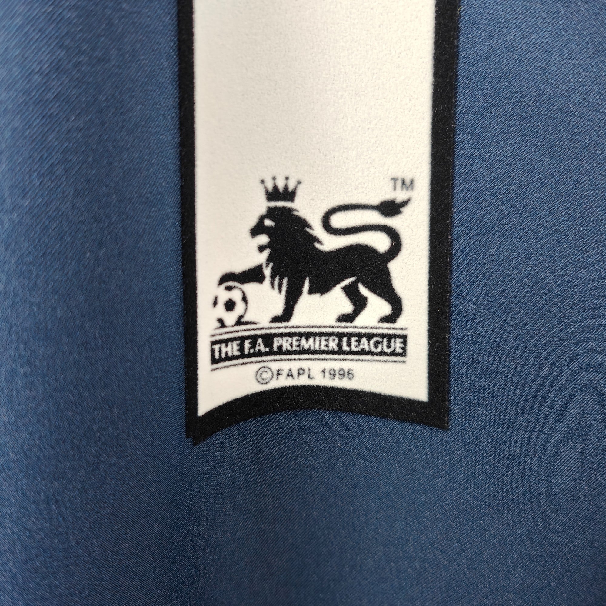 2002 - 04 Arsenal Away Shirt Bergkamp 10 (L) - Eternal Pitch