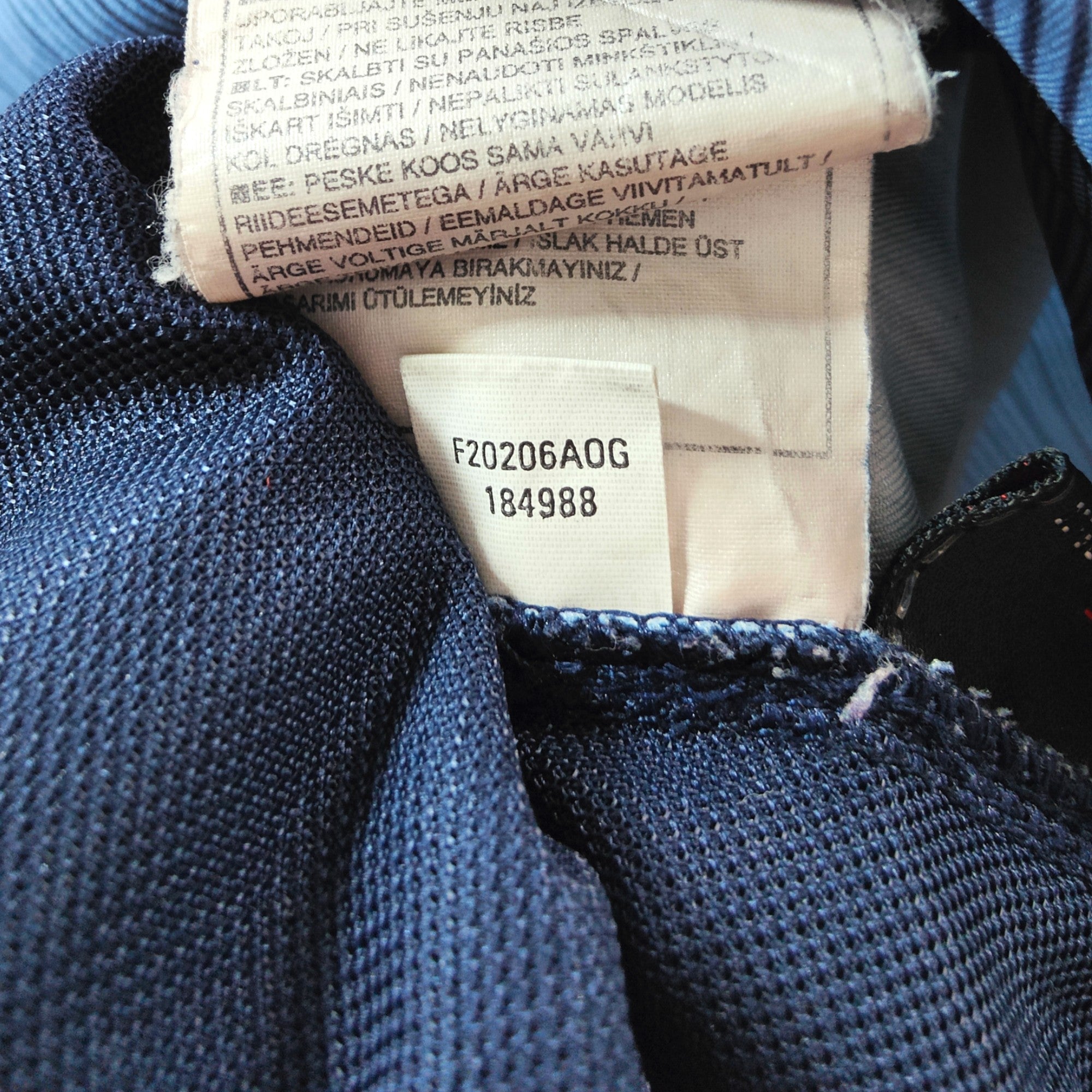 2002 - 04 Arsenal Away Shirt Bergkamp 10 (L) - Eternal Pitch