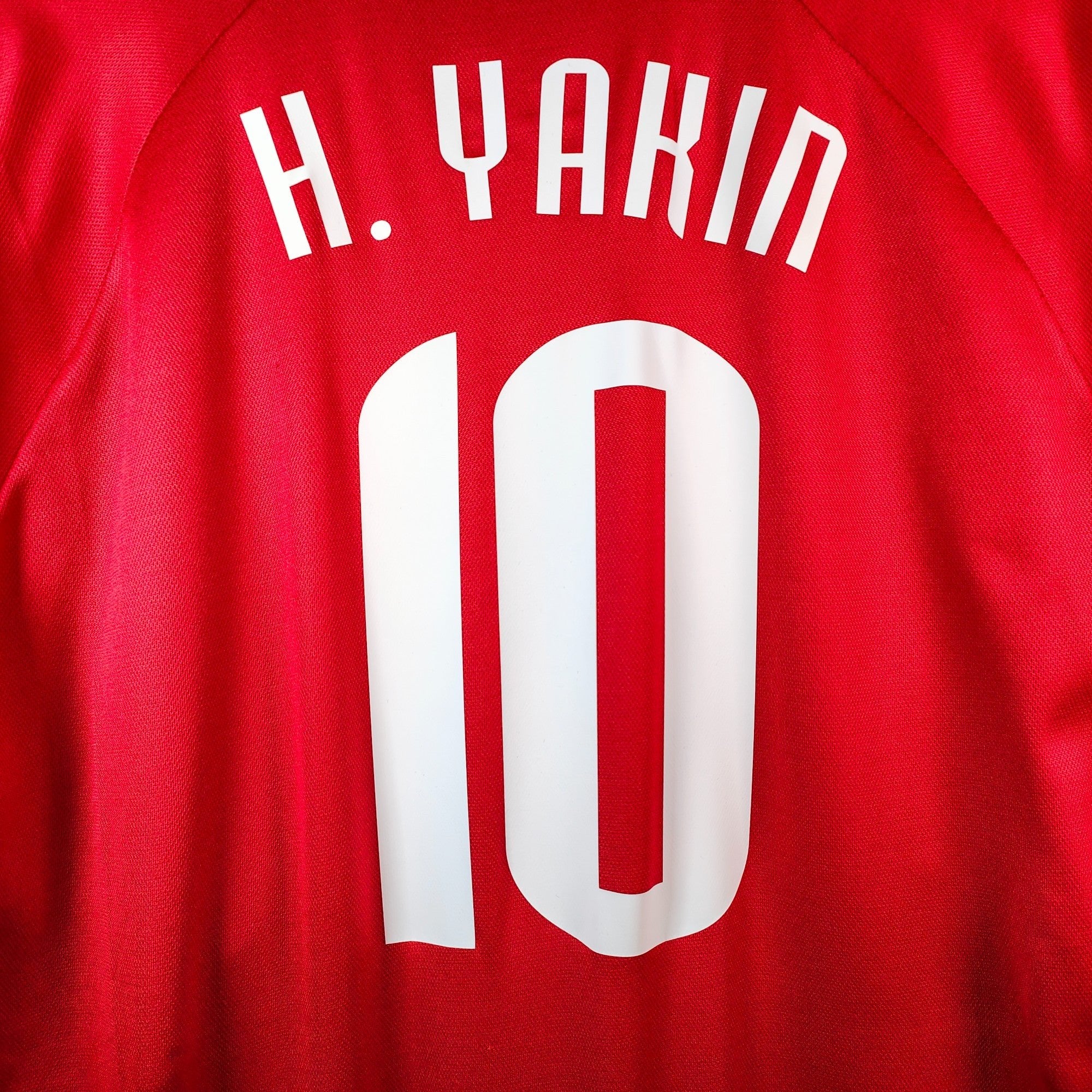 2002 - 04 Switzerland Home Shirt Hakan Yakin 10 (L) - Eternal Pitch