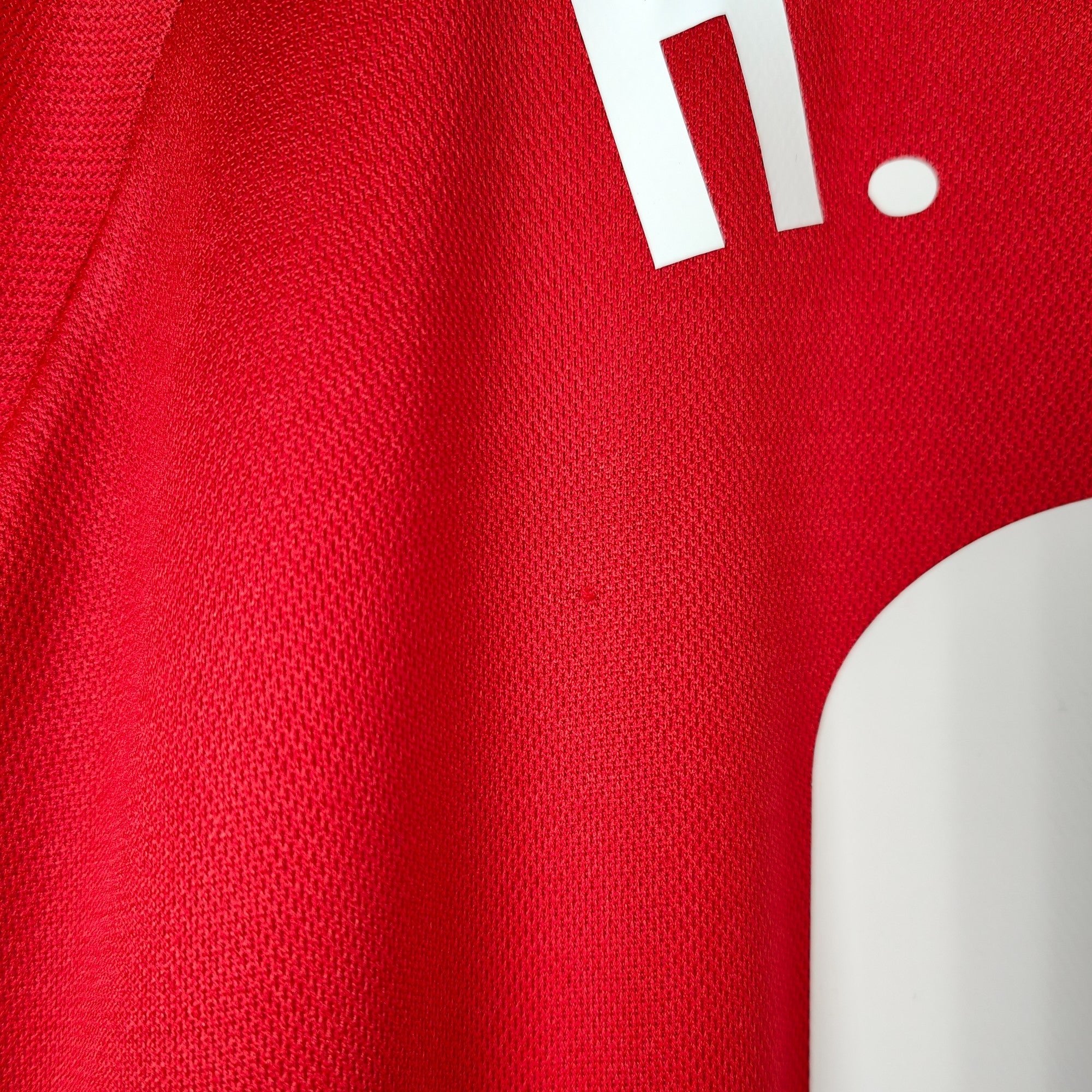 2002 - 04 Switzerland Home Shirt Hakan Yakin 10 (L) - Eternal Pitch