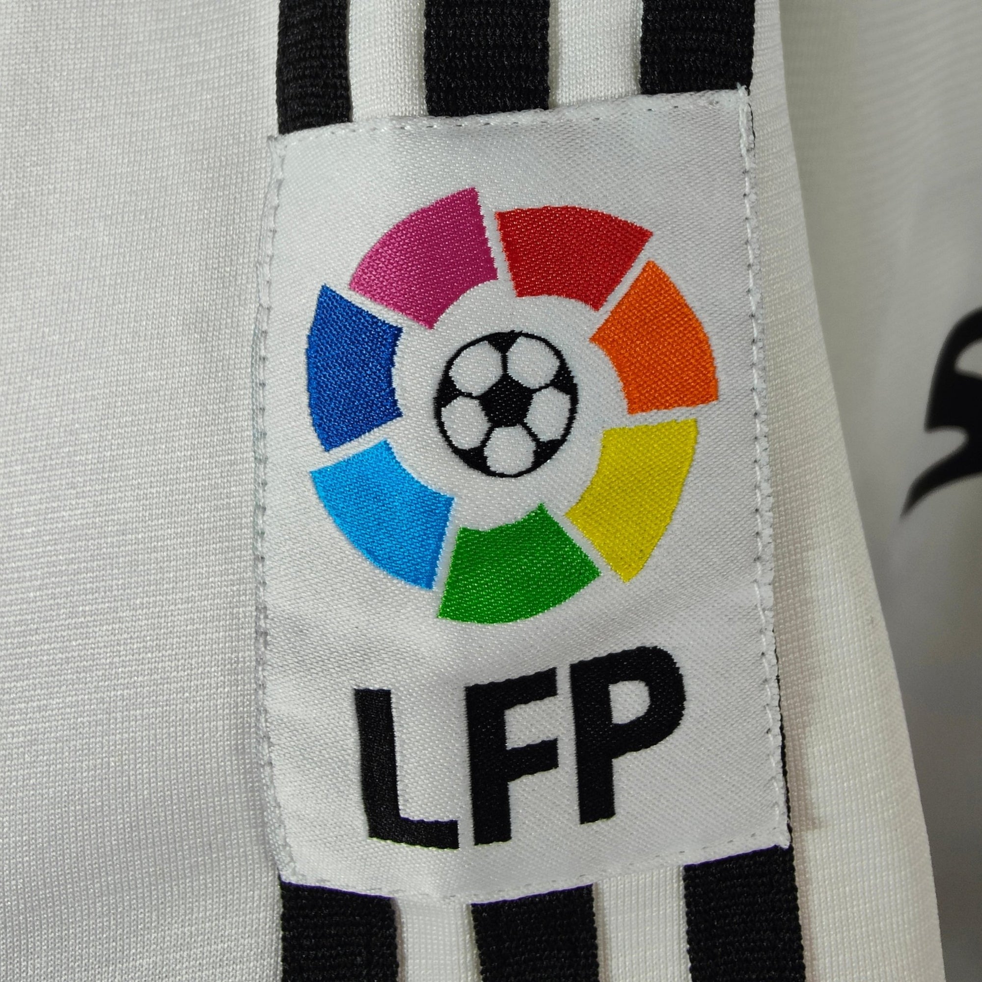 2003 - 04 Real Madrid Home Shirt Zidane 5 - 9.5/10 - (M) - Eternal Pitch