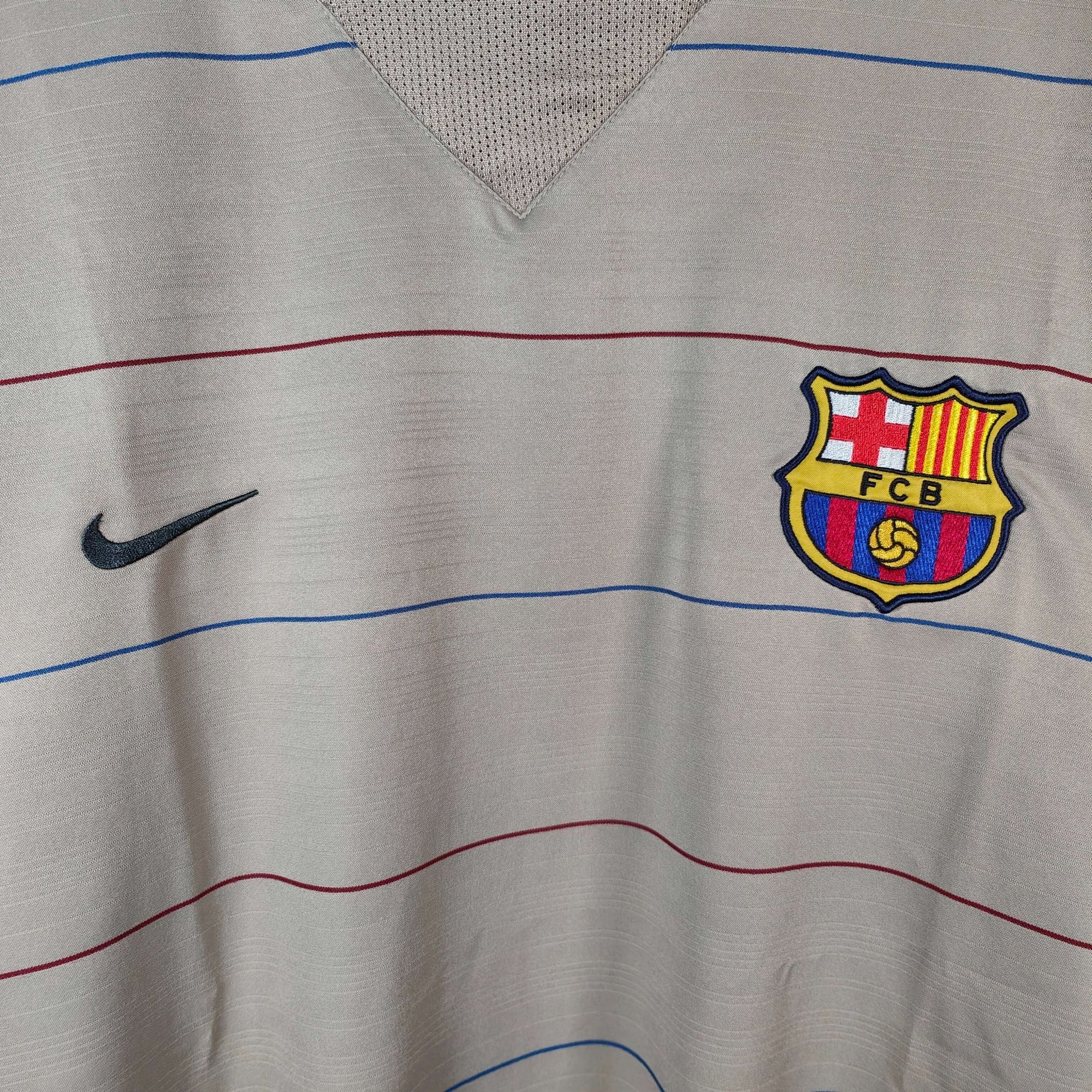 2003 - 05 FC Barcelona Away Shirt Ronaldinho 10 - 9/10 - (XL) - Eternal Pitch