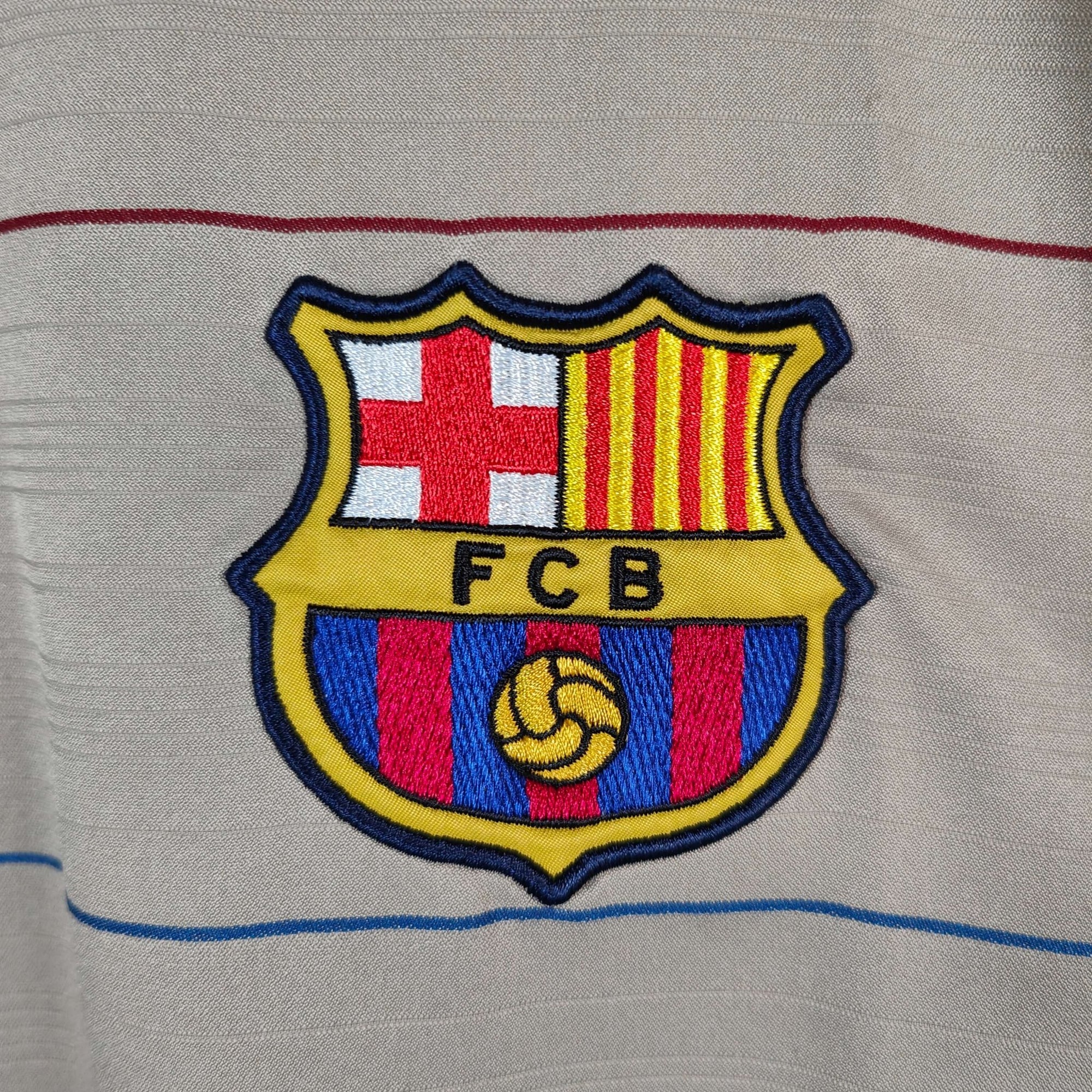 2003 - 05 FC Barcelona Away Shirt Ronaldinho 10 - 9/10 - (XL) - Eternal Pitch
