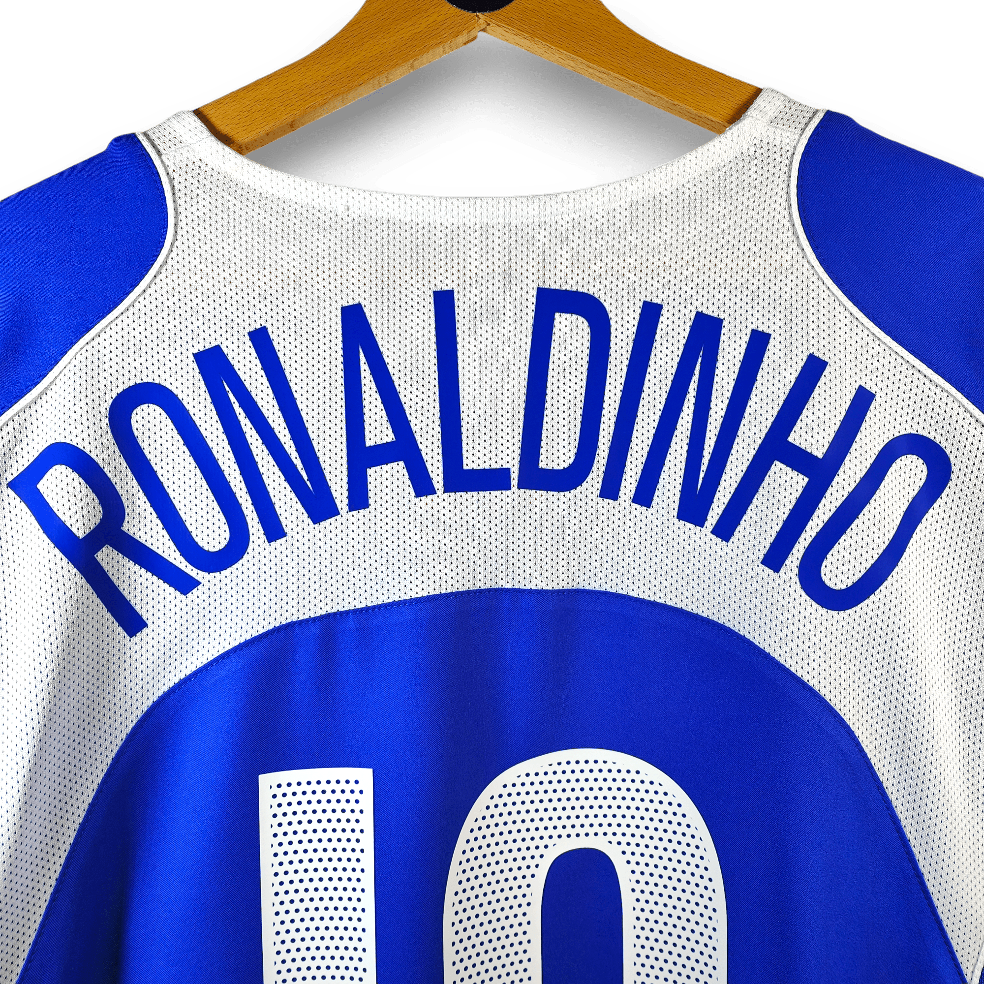 2004 - 05 Brazil Away Shirt Ronaldinho 10 (XL) - Eternal Pitch