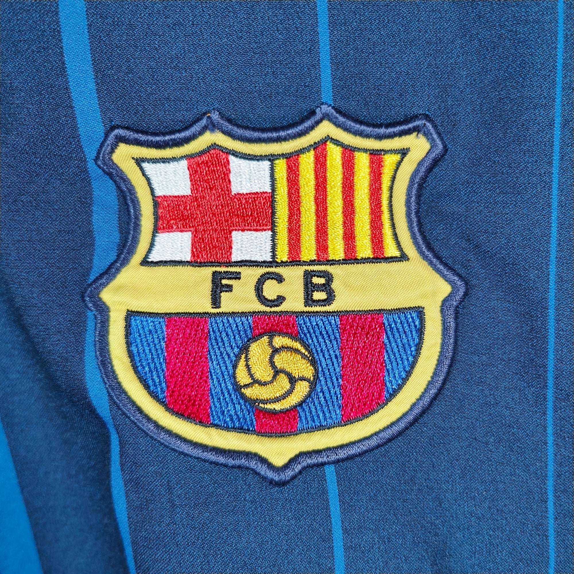 2004 - 05 FC Barcelona Away Shirt Messi 30 - 8/10 - (M) - Eternal Pitch