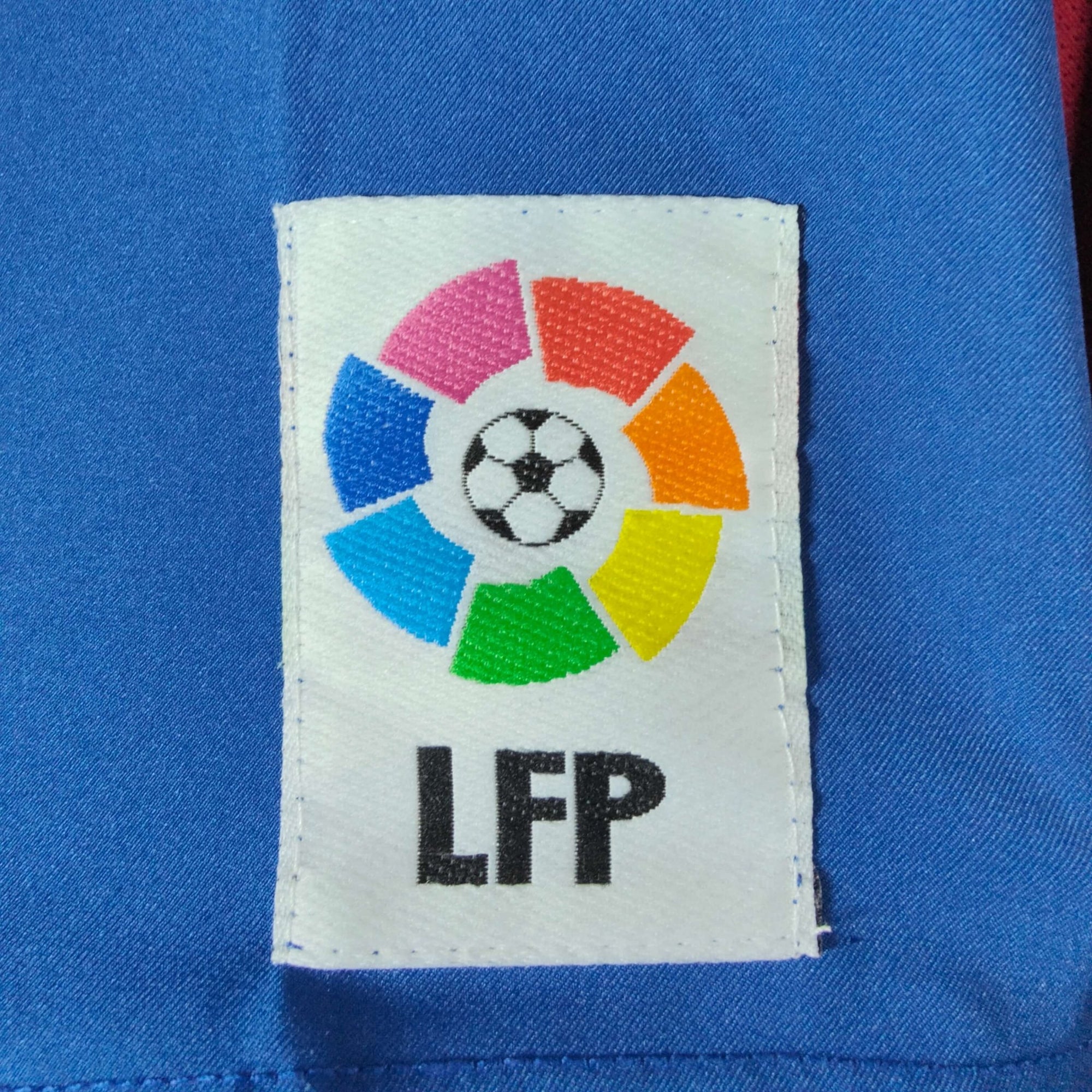 2004 - 05 FC Barcelona Home Shirt Ronaldinho 10 - 9/10 - (S) - Eternal Pitch