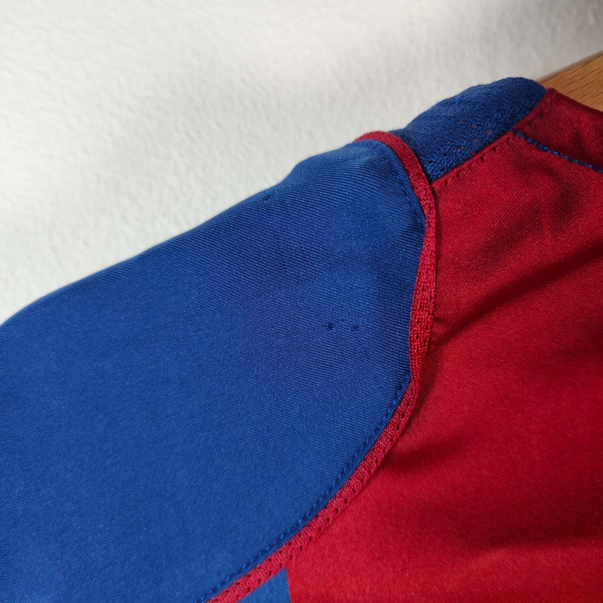 2004 - 05 FC Barcelona Home Shirt Ronaldinho 10 - 9/10 - (S) - Eternal Pitch