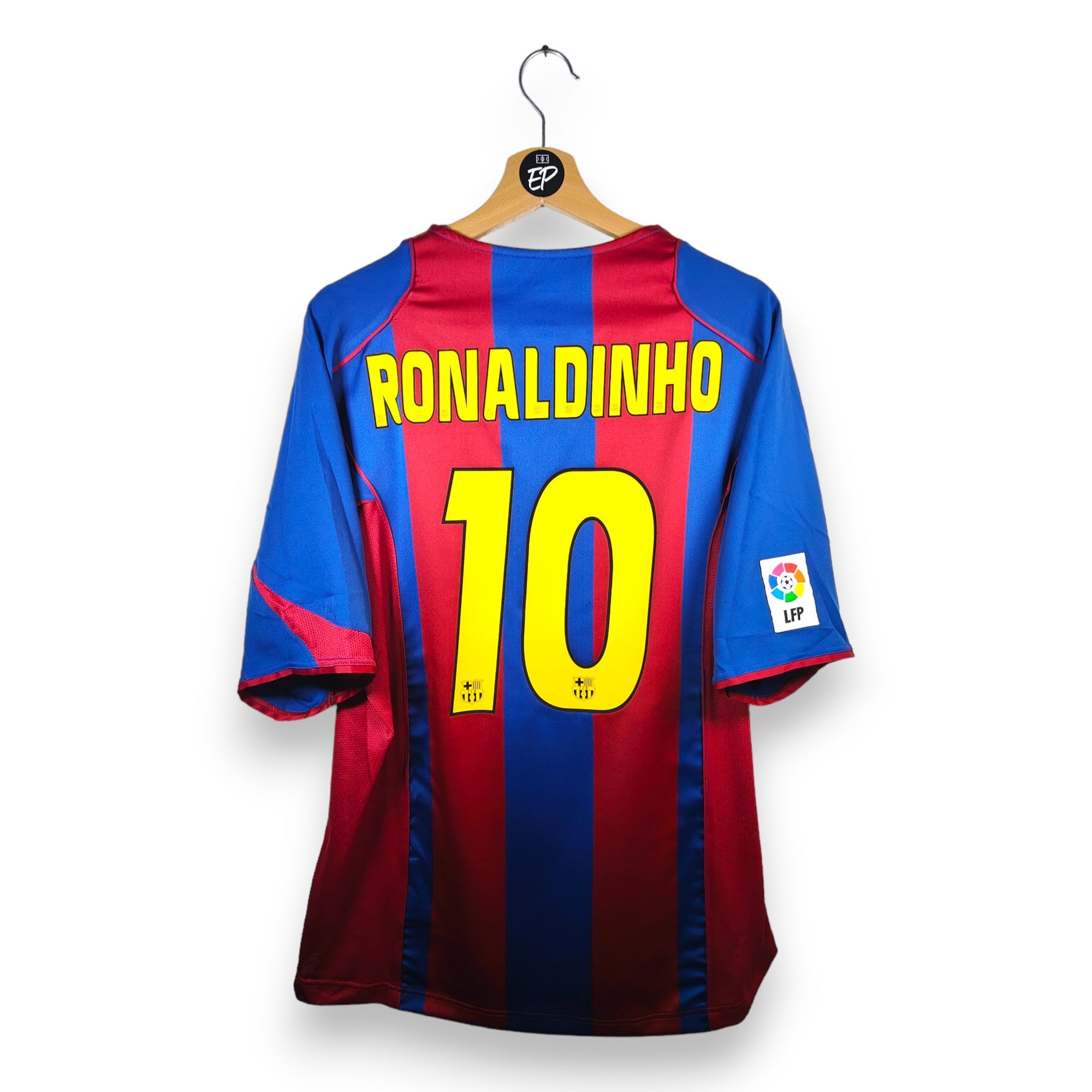 2004 - 05 FC Barcelona Home Shirt Ronaldinho 10 (L) - Eternal Pitch