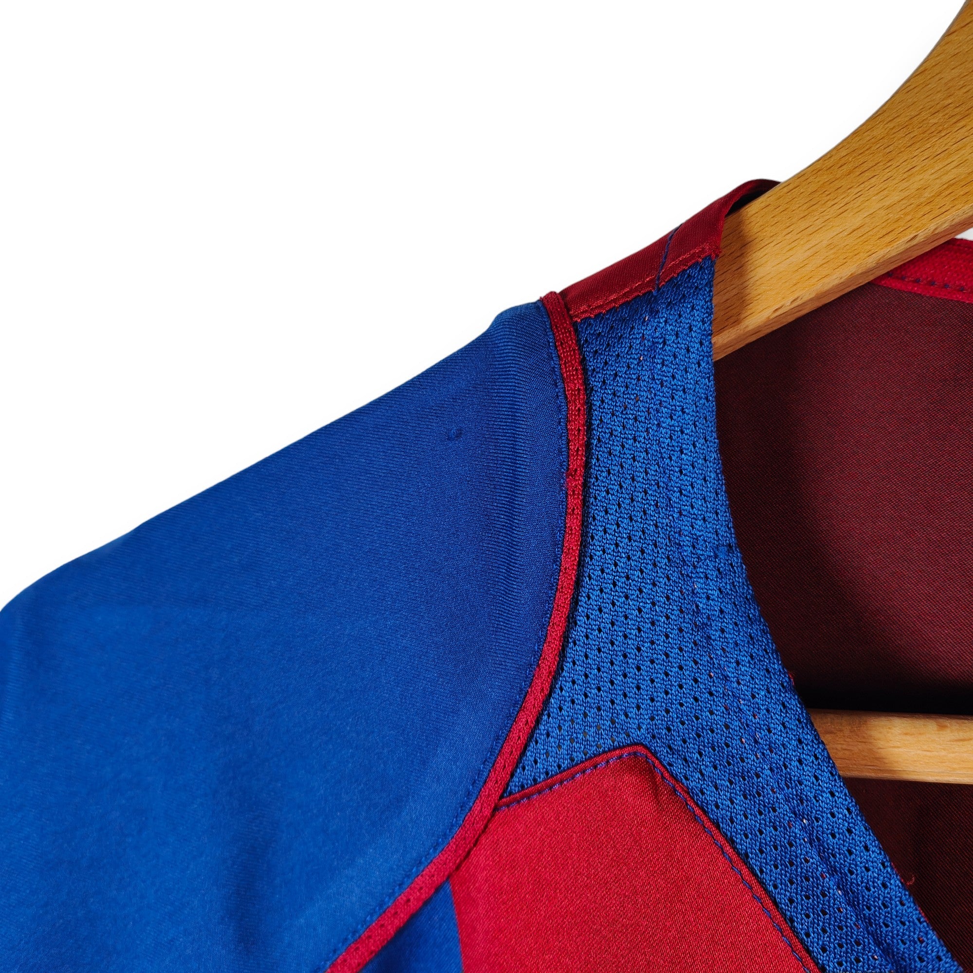 2004 - 05 FC Barcelona Home Shirt Ronaldinho 10 (L) - Eternal Pitch