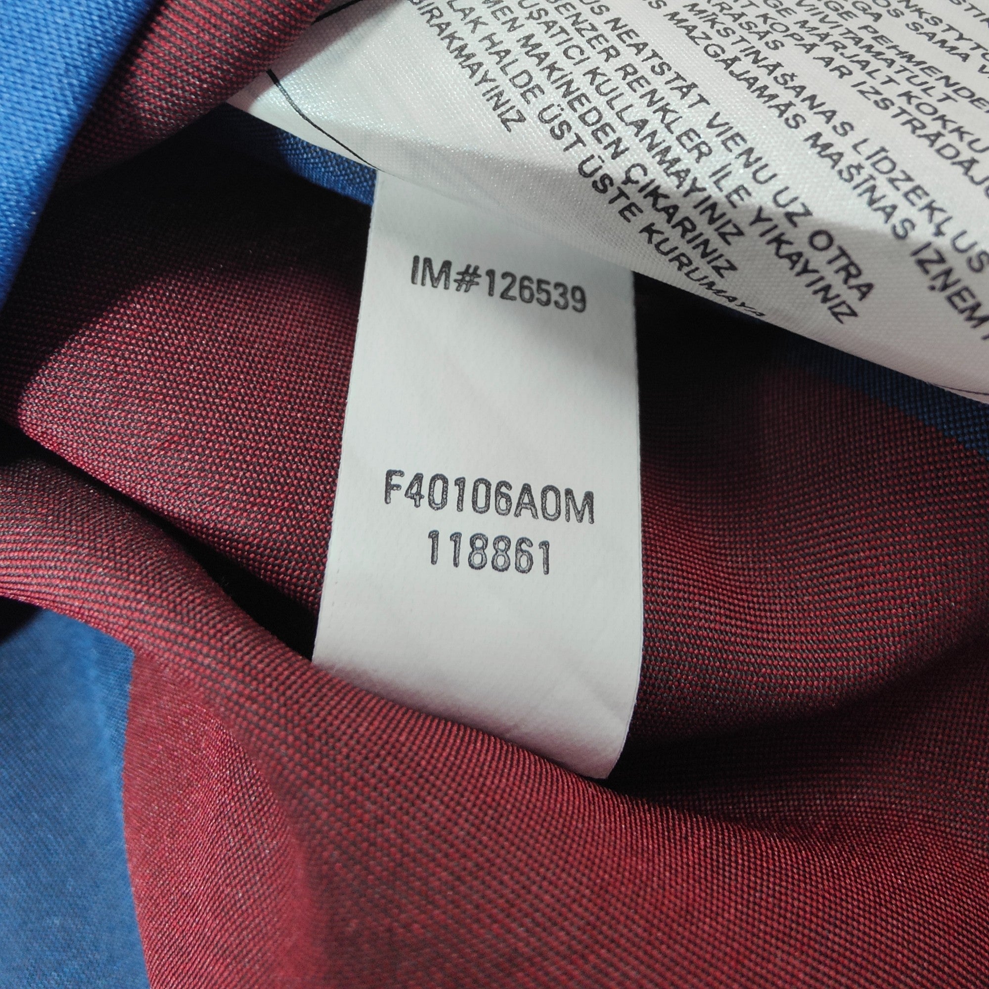 2004 - 05 FC Barcelona Home Shirt Ronaldinho 10 (L) - Eternal Pitch