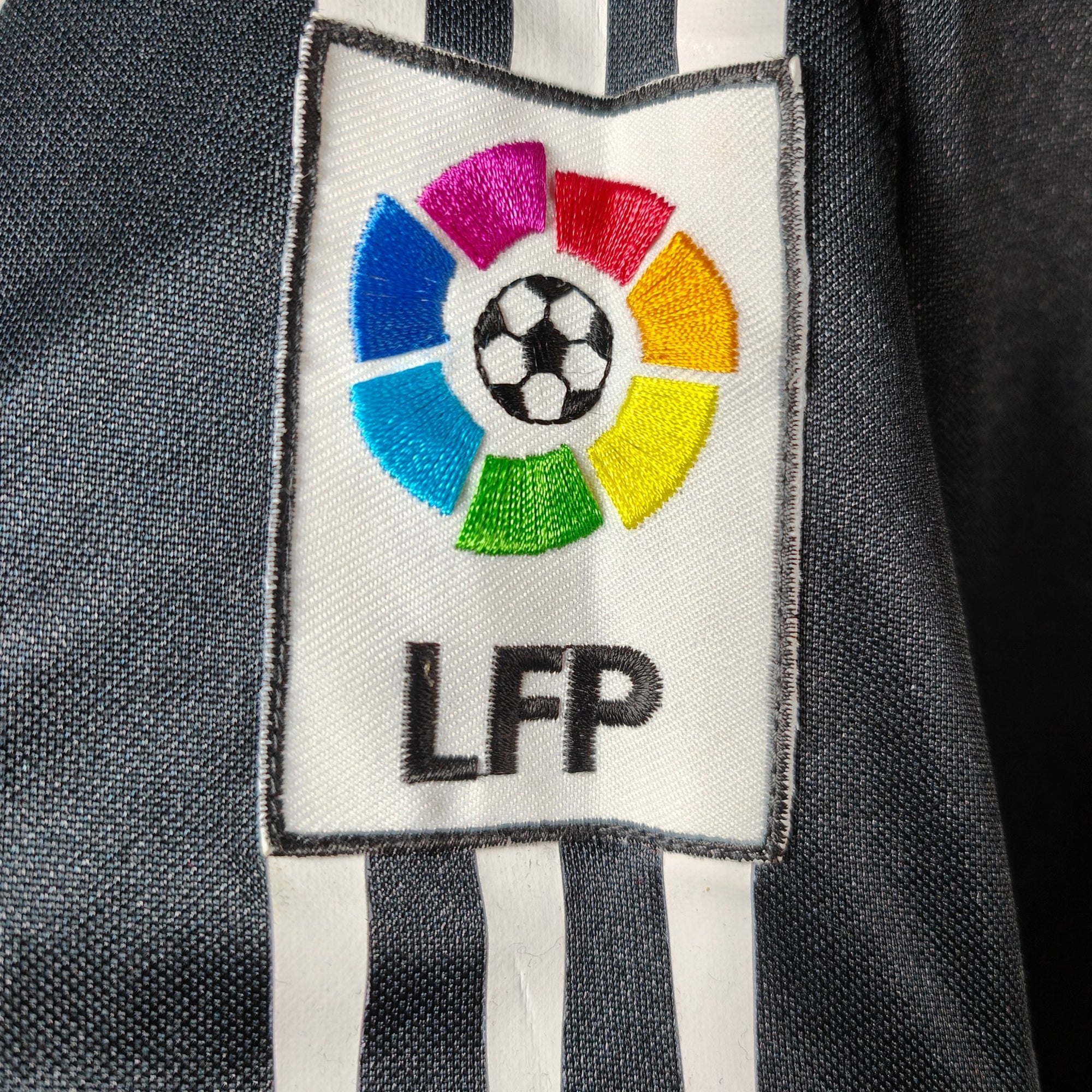 2004 - 05 Real Madrid Away Shirt (M) - Eternal Pitch