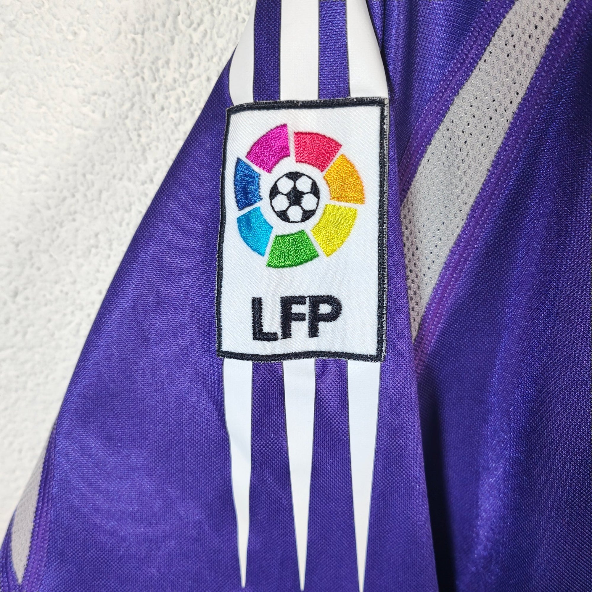 2004 - 05 Real Madrid GK Shirt Casillas 1 - 9.5/10 - (M but fit like L) - Eternal Pitch
