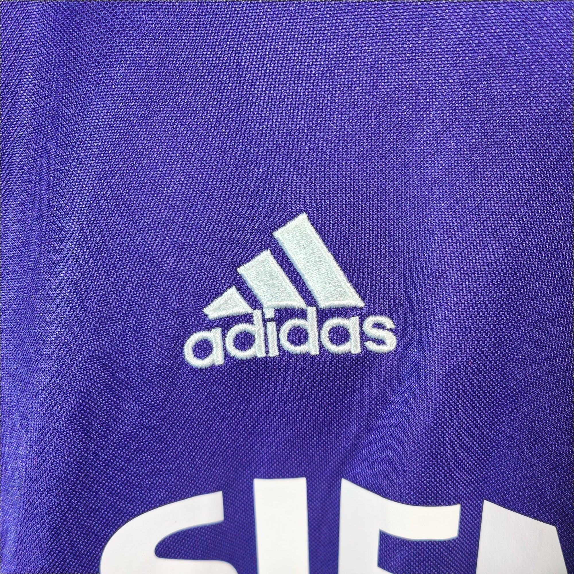 2004 - 05 Real Madrid GK Shirt Casillas 1 - 9.5/10 - (M but fit like L) - Eternal Pitch