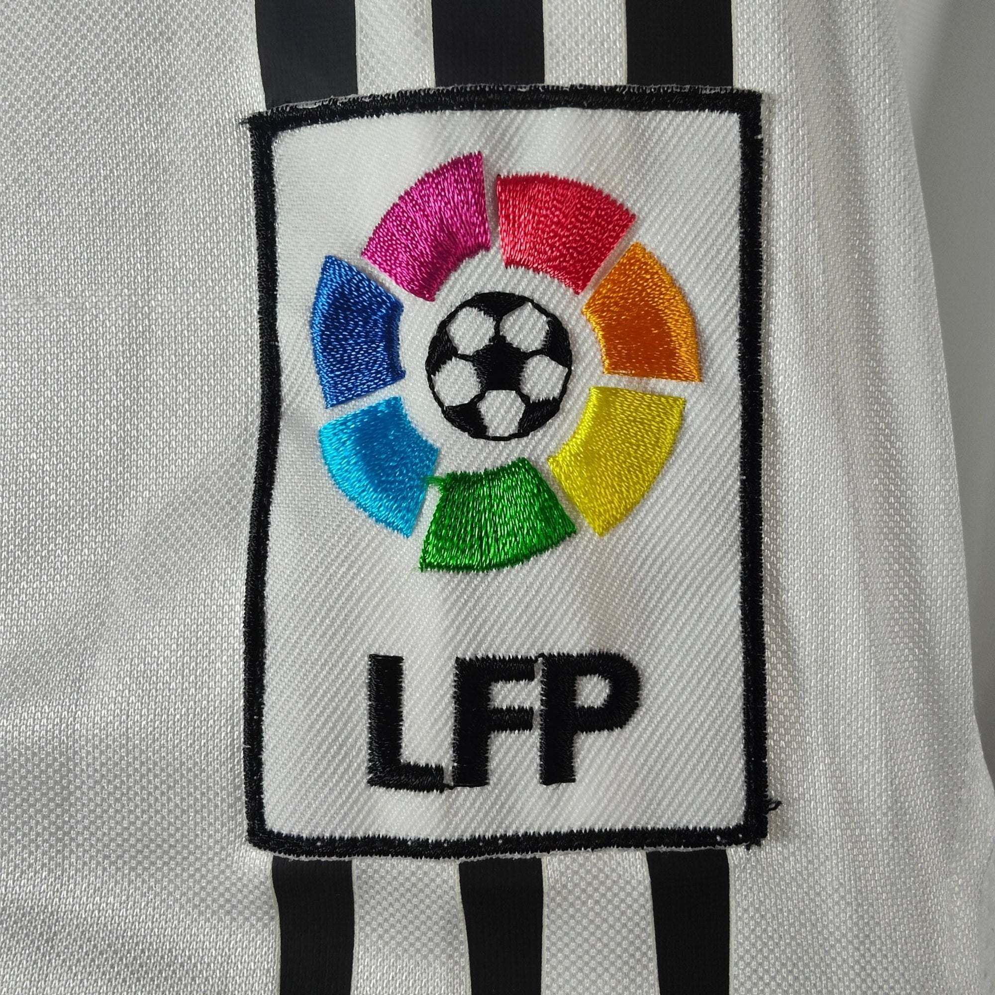 2004 - 05 Real Madrid Home Shirt Zidane 5 - 8.5/10 - (XL) - Eternal Pitch