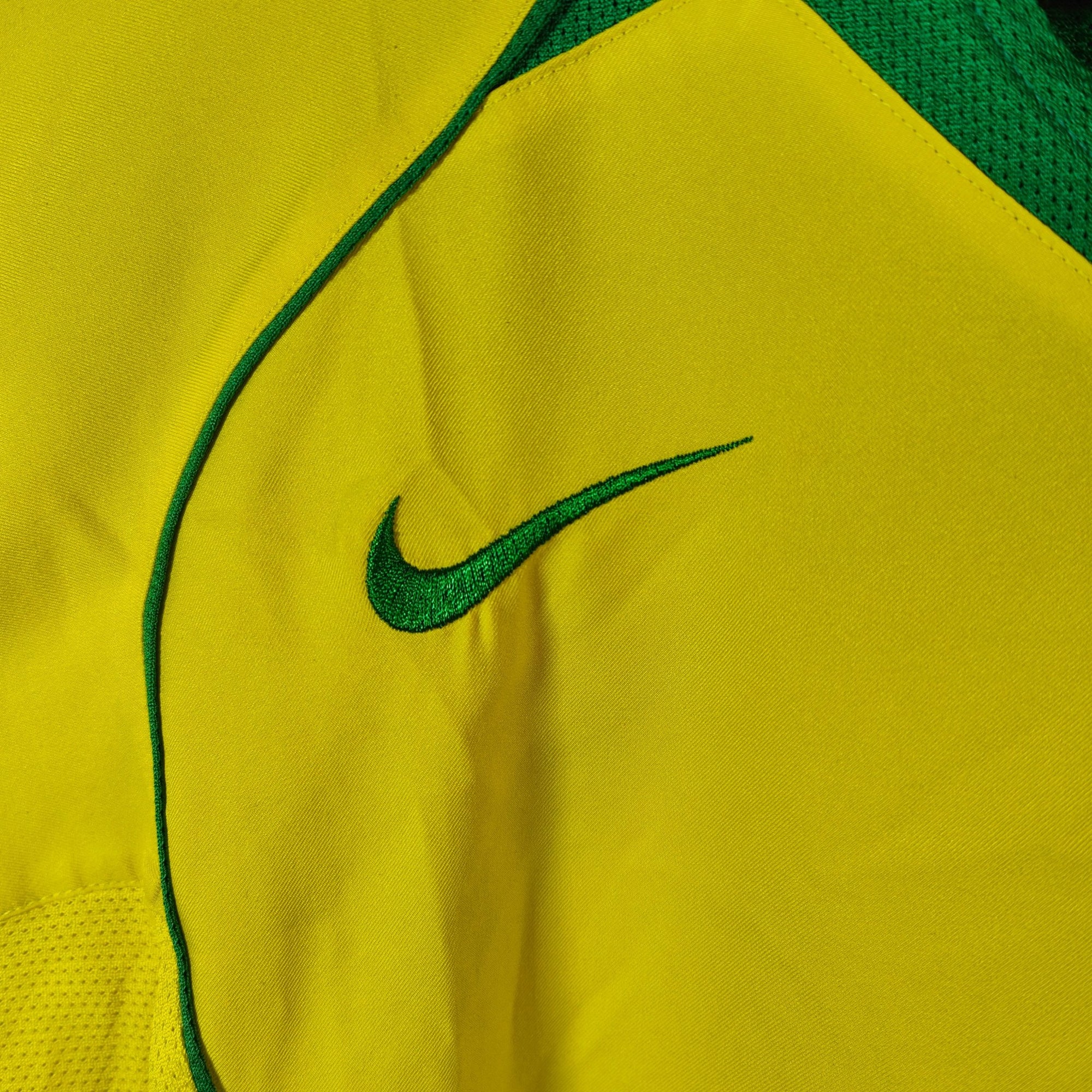 2004 - 06 Brazil Home Shirt Ronaldinho 10 - 9/10 - (L) - Eternal Pitch