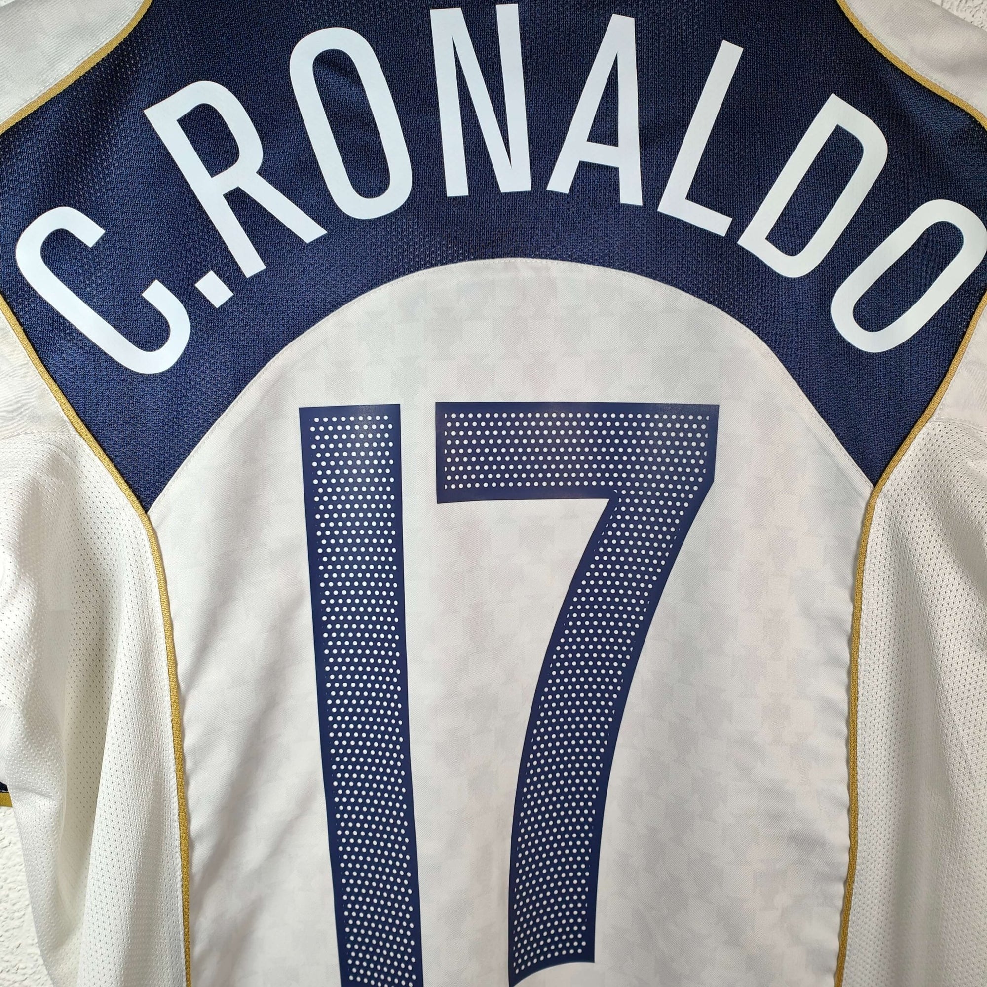 2004 - 06 Portugal Away Shirt Ronaldo 17 - 9.5/10 - (S) - Eternal Pitch