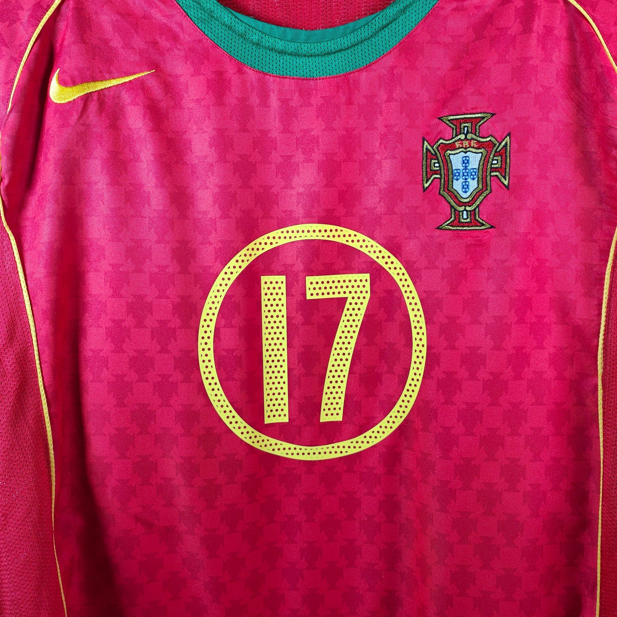 2004 - 06 Portugal Home Shirt Cristiano Ronaldo 17 - 9/10 - (L) - Eternal Pitch