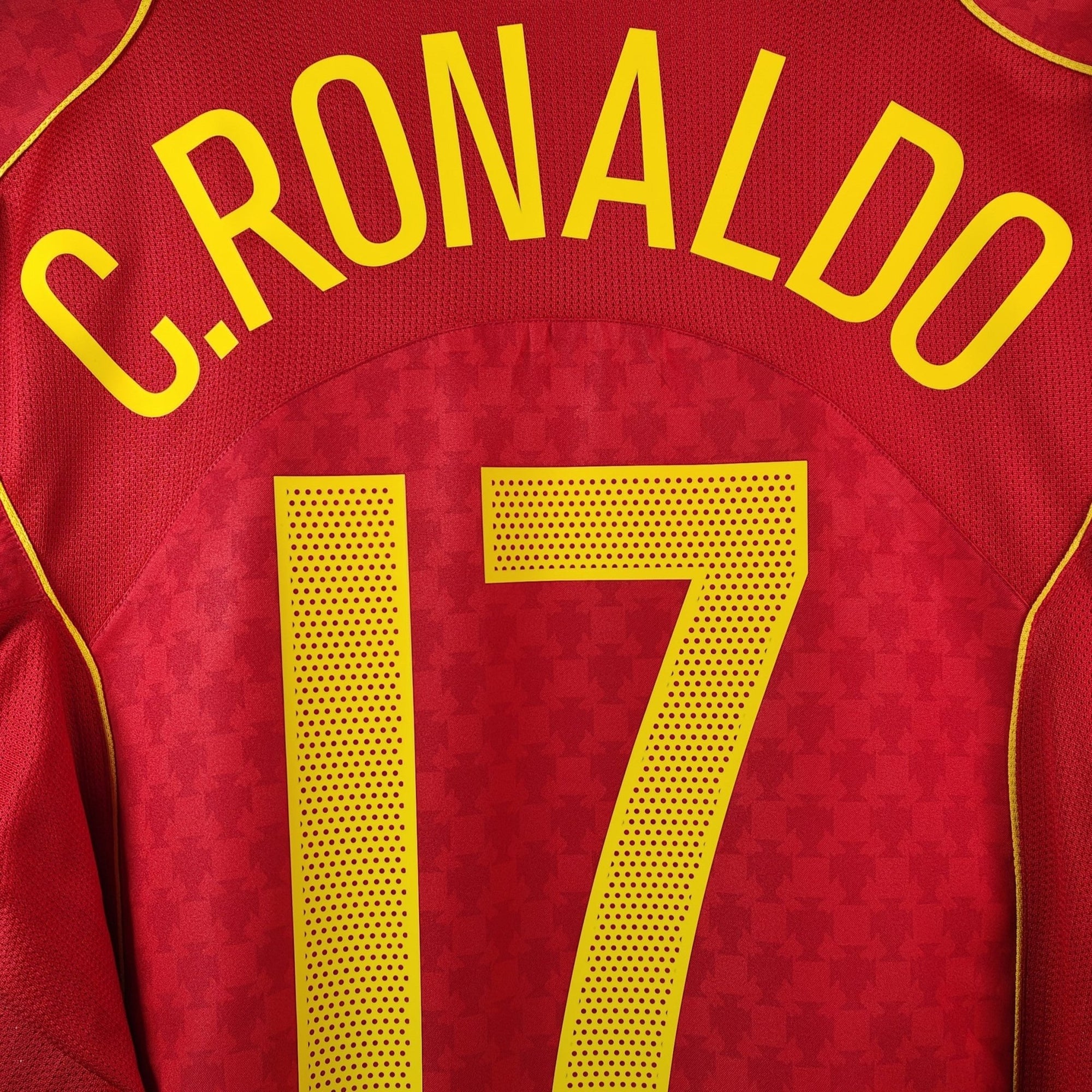 2004 - 06 Portugal Home Shirt Cristiano Ronaldo 17 - 9/10 - (L) - Eternal Pitch