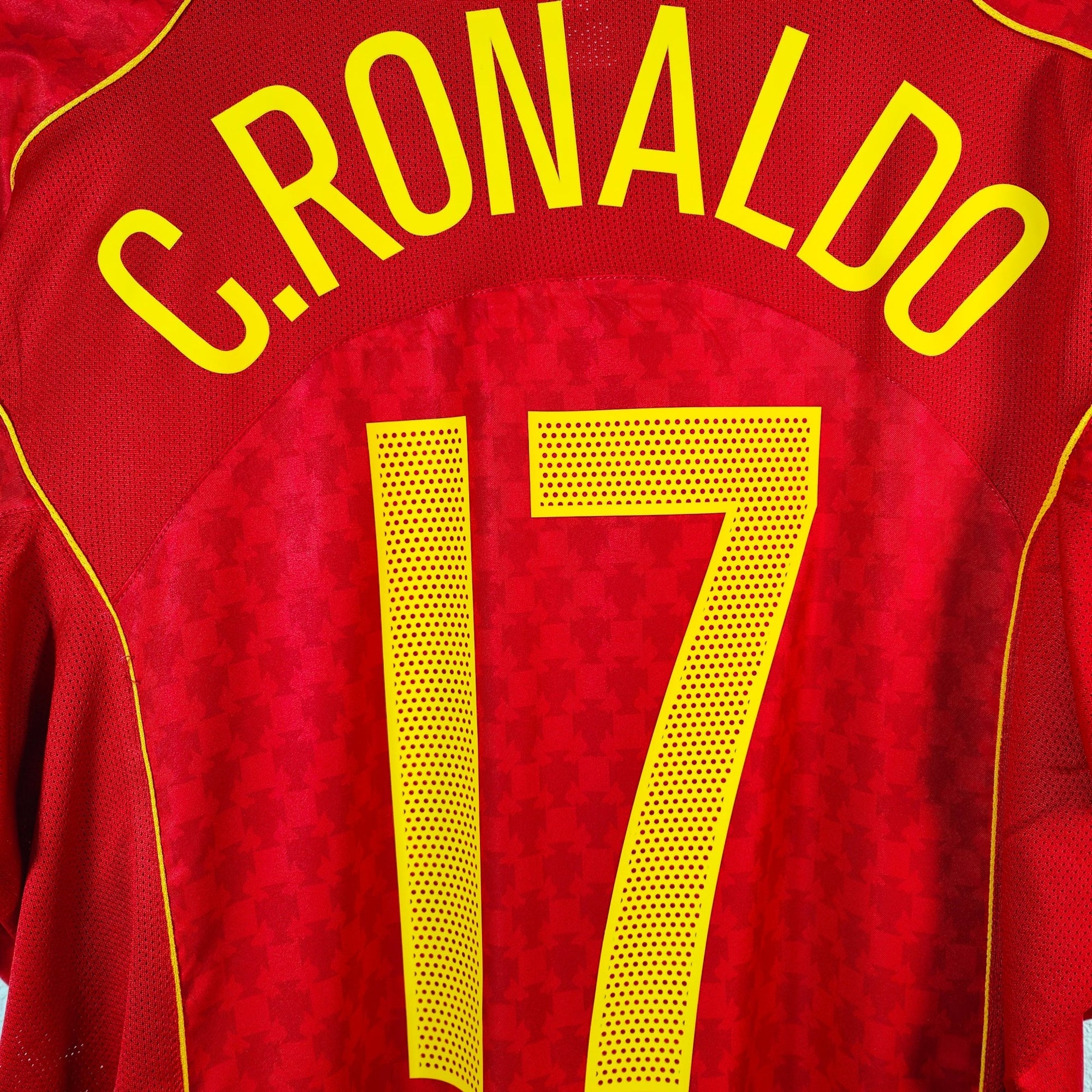 2004 - 06 Portugal Home Shirt Cristiano Ronaldo 17 - 9.5/10 - (XL) - Eternal Pitch