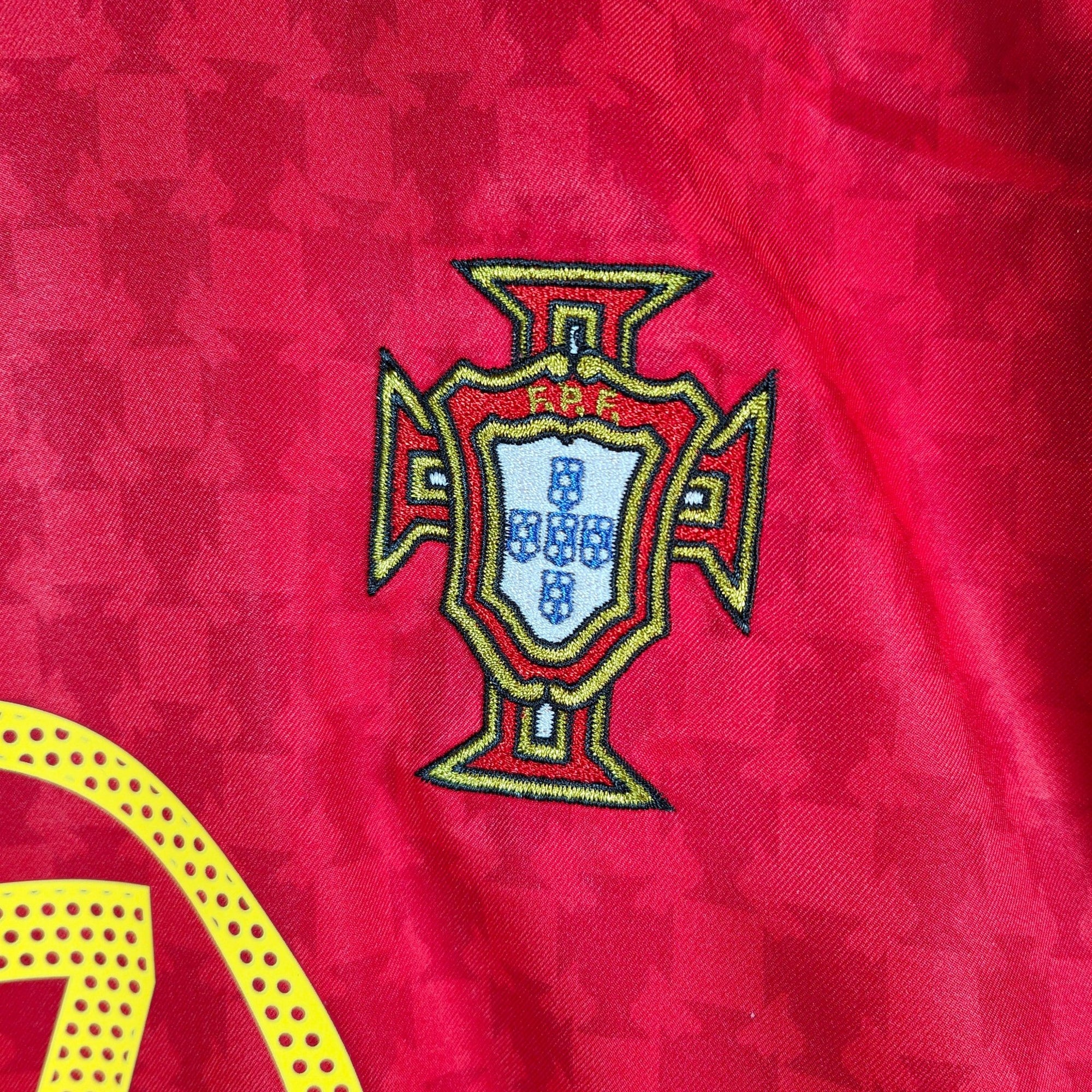 2004 - 06 Portugal Home Shirt Cristiano Ronaldo 17 - 9.5/10 - (XL) - Eternal Pitch