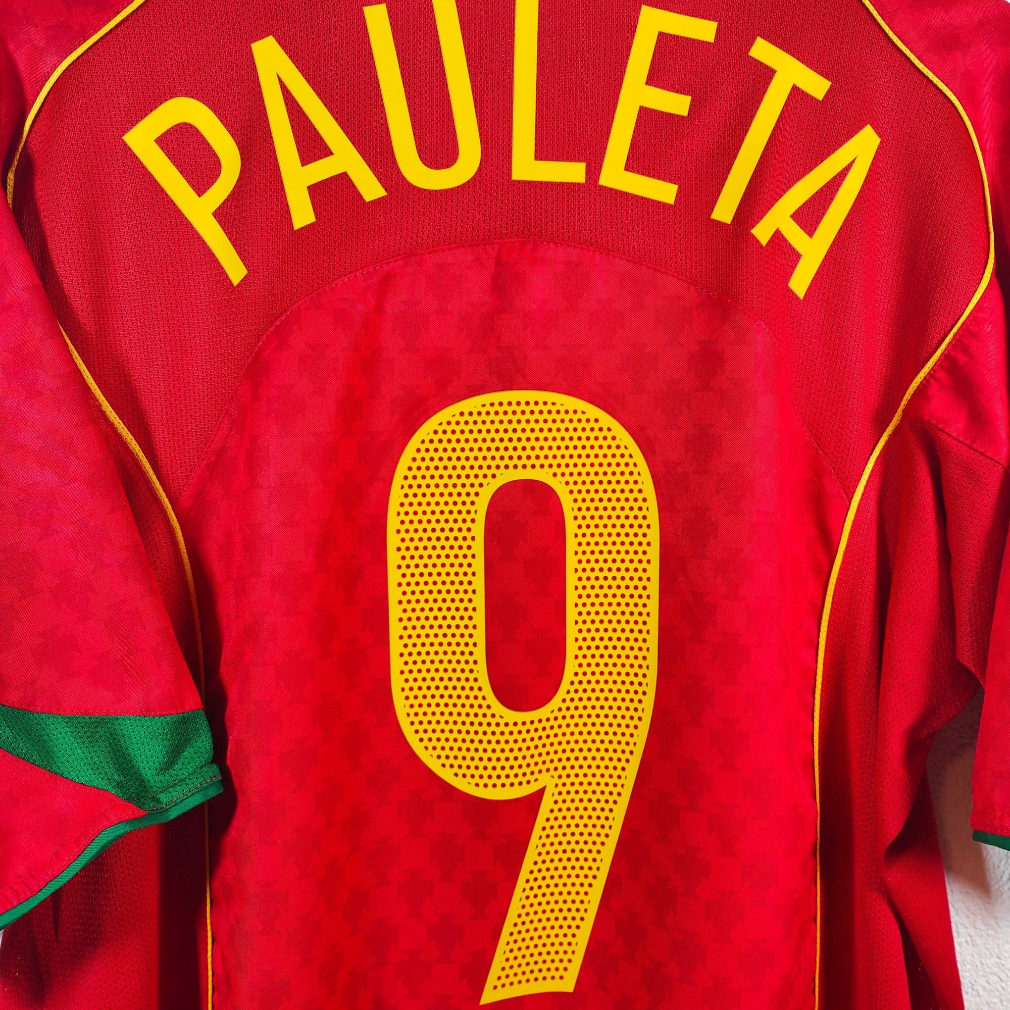 2004 - 06 Portugal Home Shirt Pauleta 9 - 9/10 - (L) - Eternal Pitch