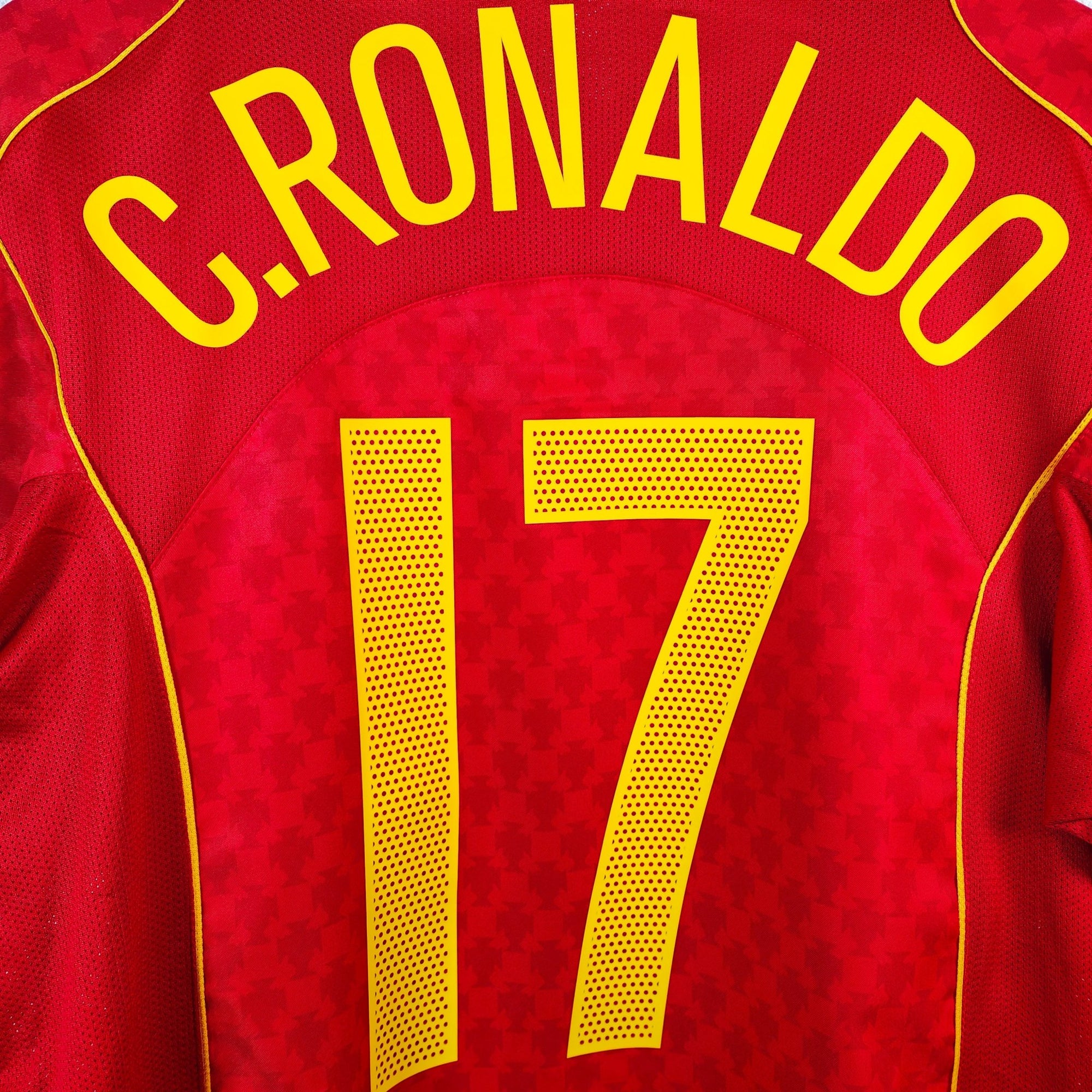 2004 - 06 Portugal Home Shirt Ronaldo 17 - 9.5/10 - (L) - Eternal Pitch