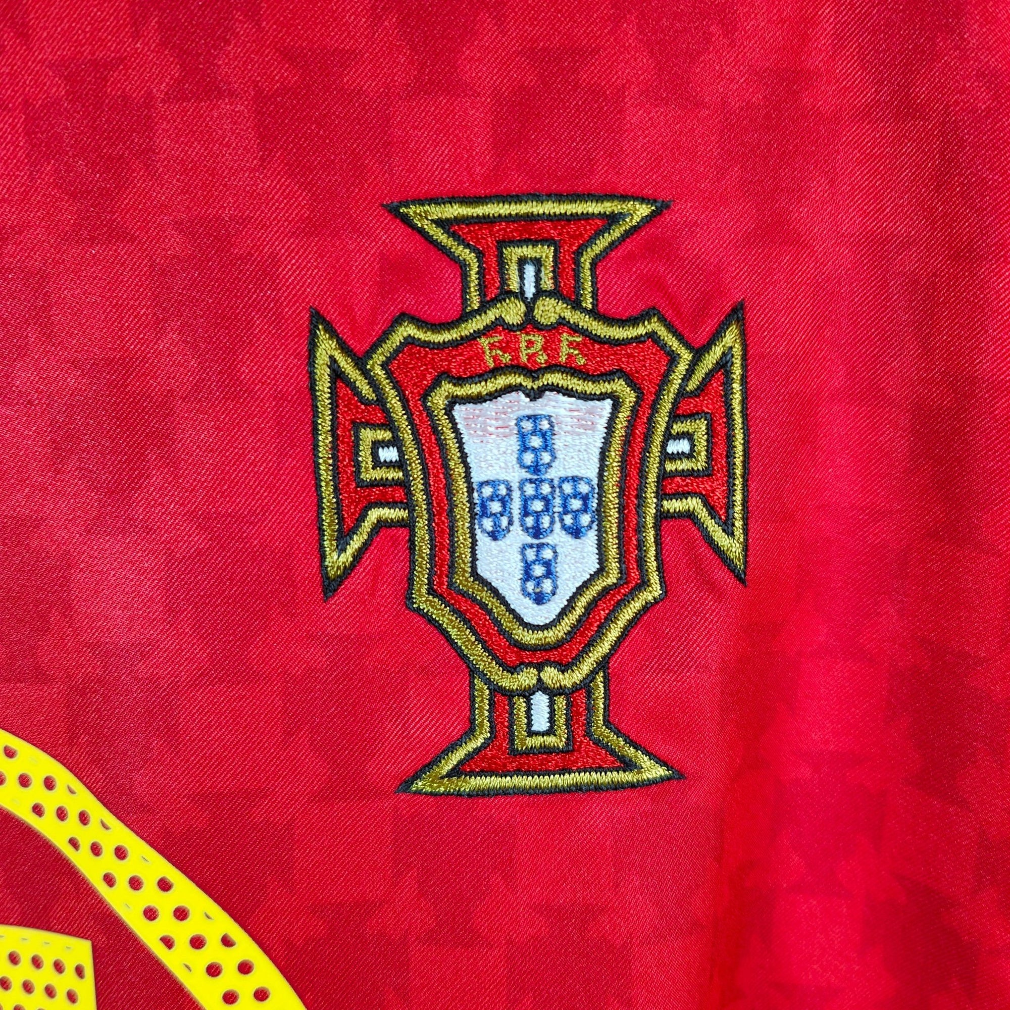 2004 - 06 Portugal Home Shirt Ronaldo 17 - 9.5/10 - (L) - Eternal Pitch