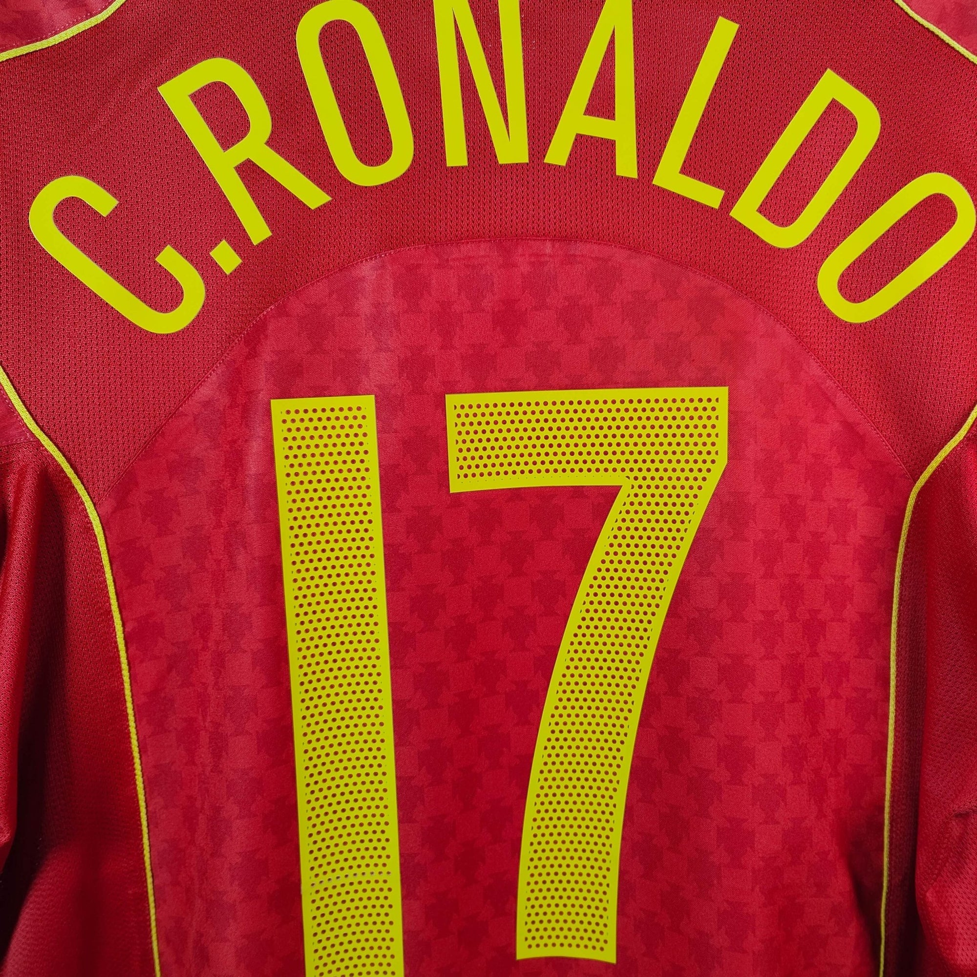 2004 - 06 Portugal Home Shirt Ronaldo 17 - 9.5/10 - (XXL) - Eternal Pitch