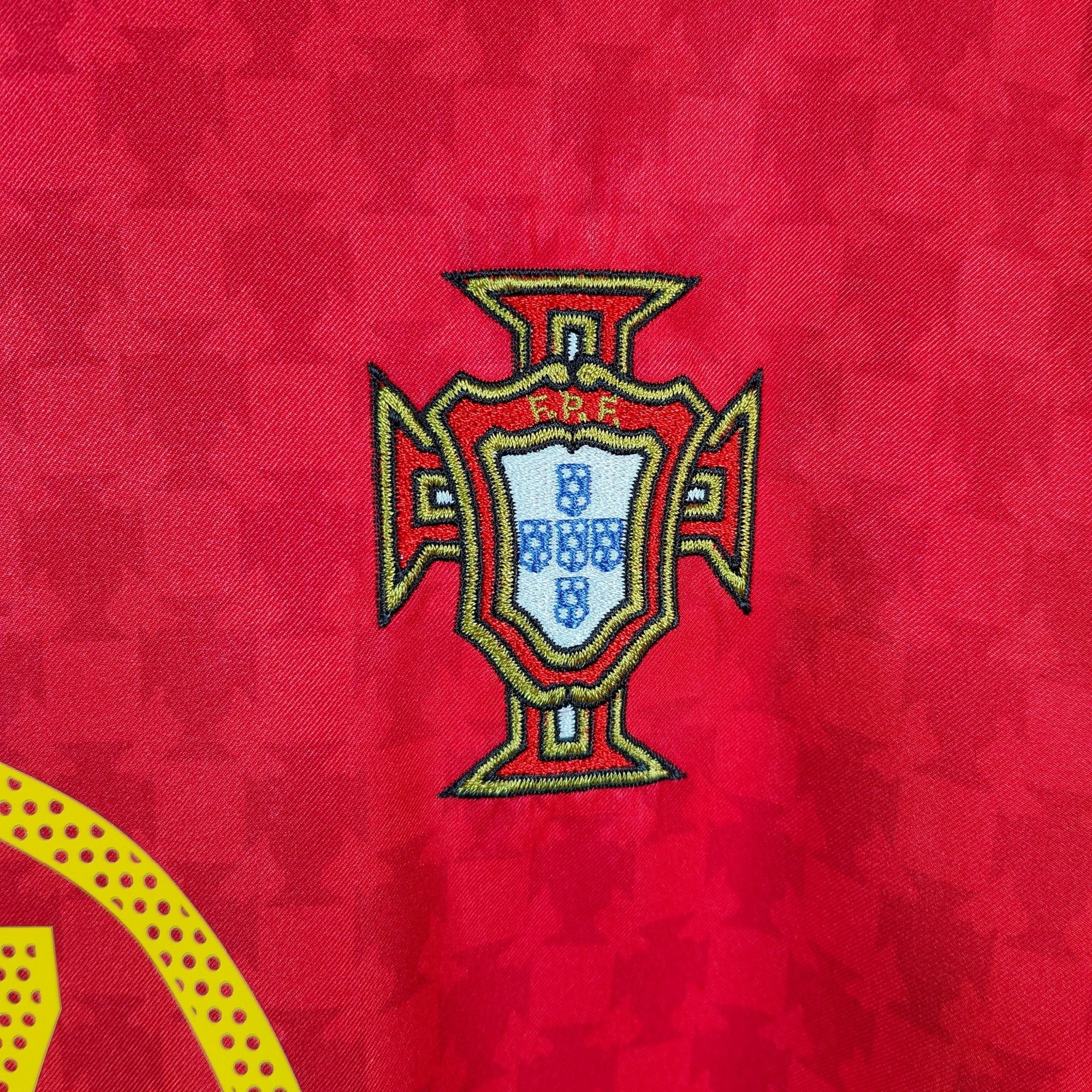 2004 - 06 Portugal Home Shirt Ronaldo 17 - 9.5/10 - (XXL) - Eternal Pitch