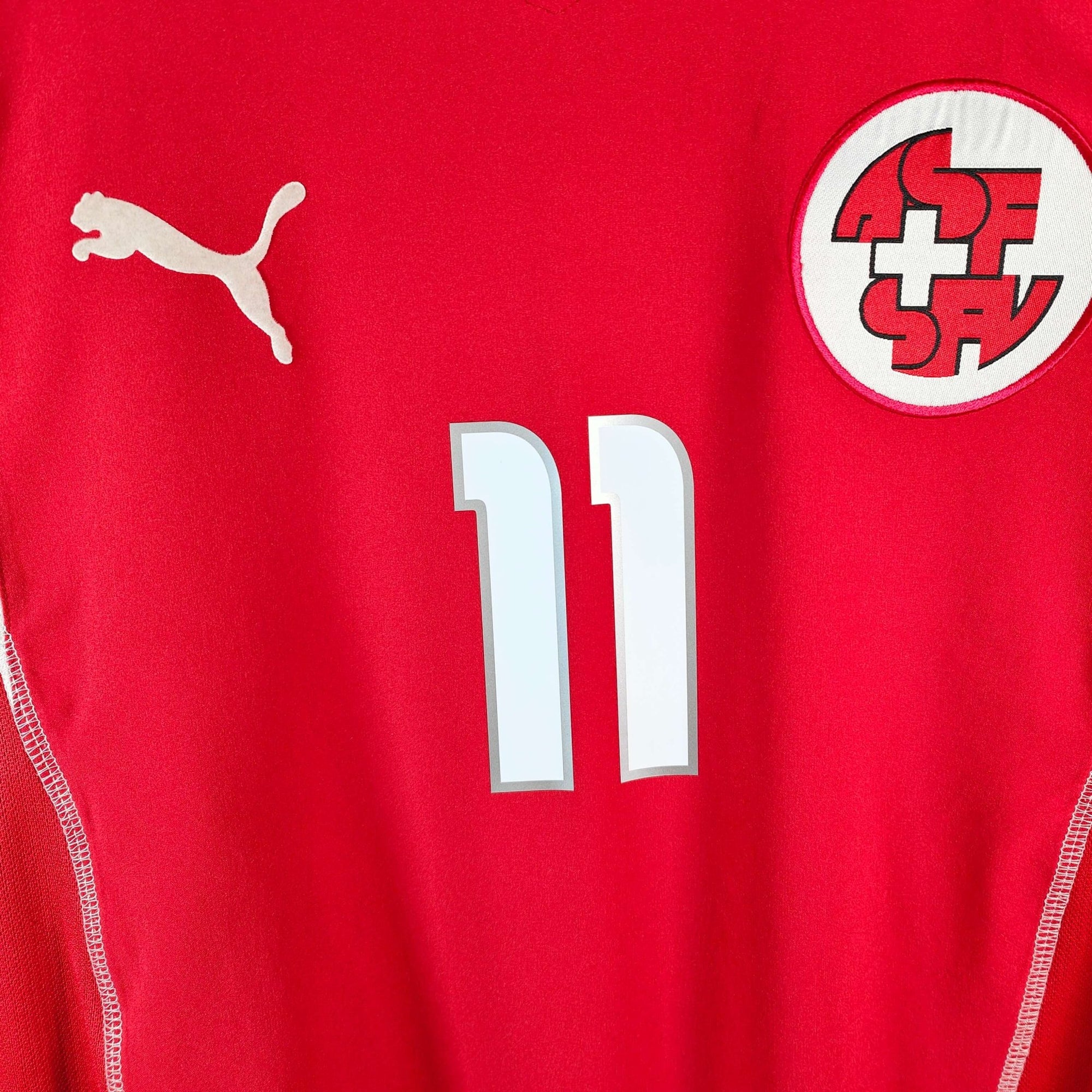 2004 - 06 Switzerland Home Shirt Chapuisat 11 - 8/10 - (S) - Eternal Pitch