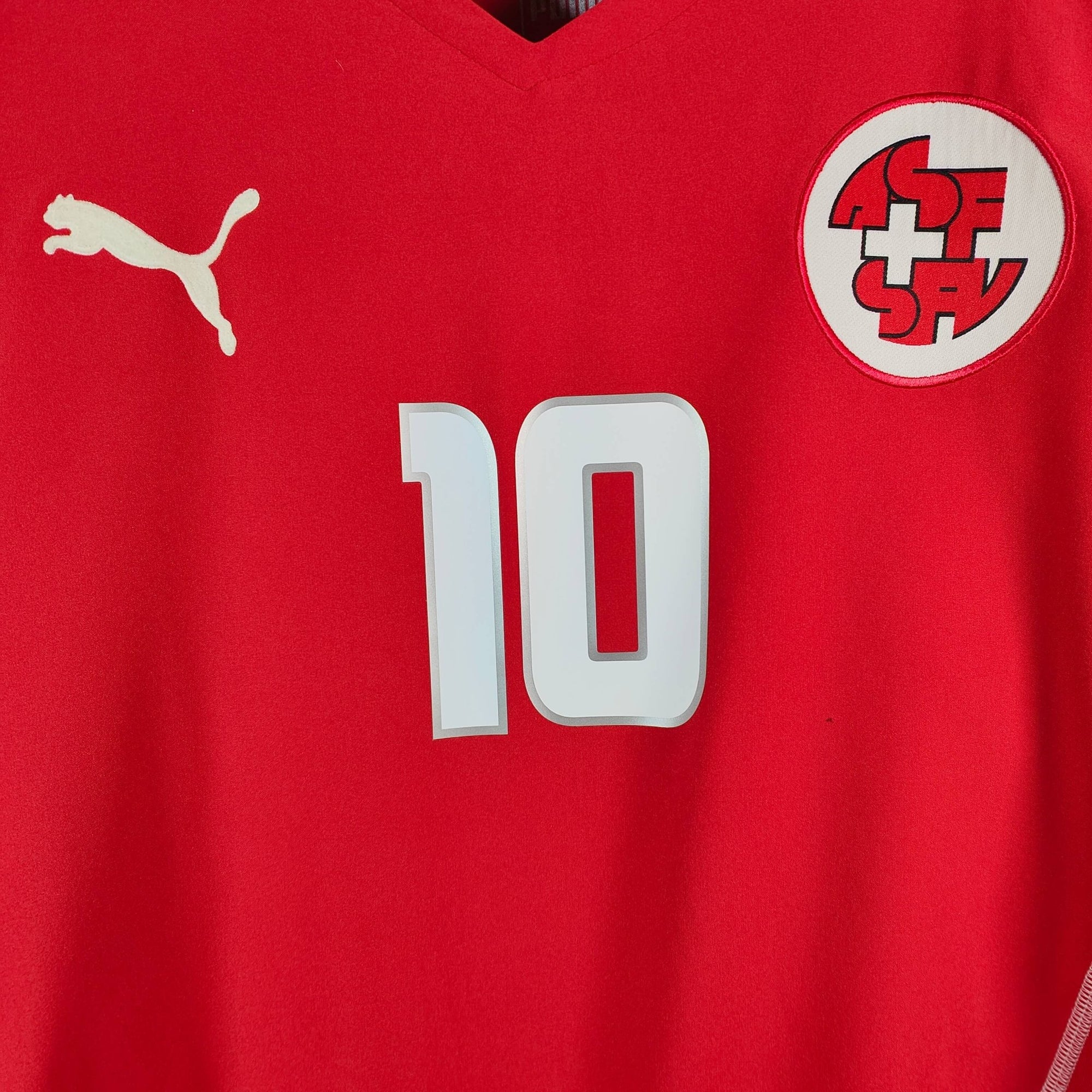 2004 - 06 Switzerland Home Shirt Hakan Yakin 10 - 8.5/10 - (L) - Eternal Pitch