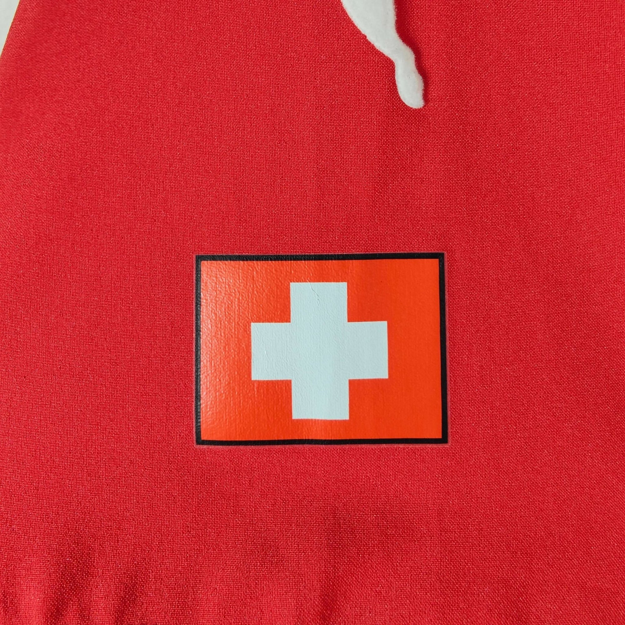 2004 - 06 Switzerland Home Shirt Hakan Yakin 10 - 9/10 - (M) - Eternal Pitch