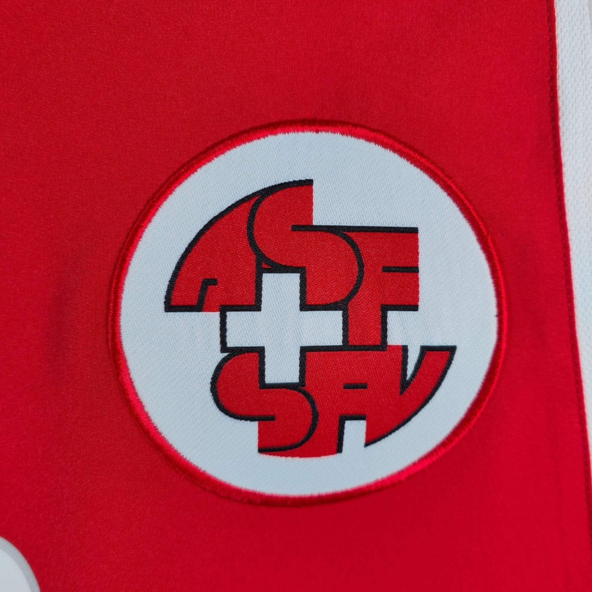 2004 - 06 Switzerland Home Shirt Hakan Yakin 10 - 9/10 - (M) - Eternal Pitch