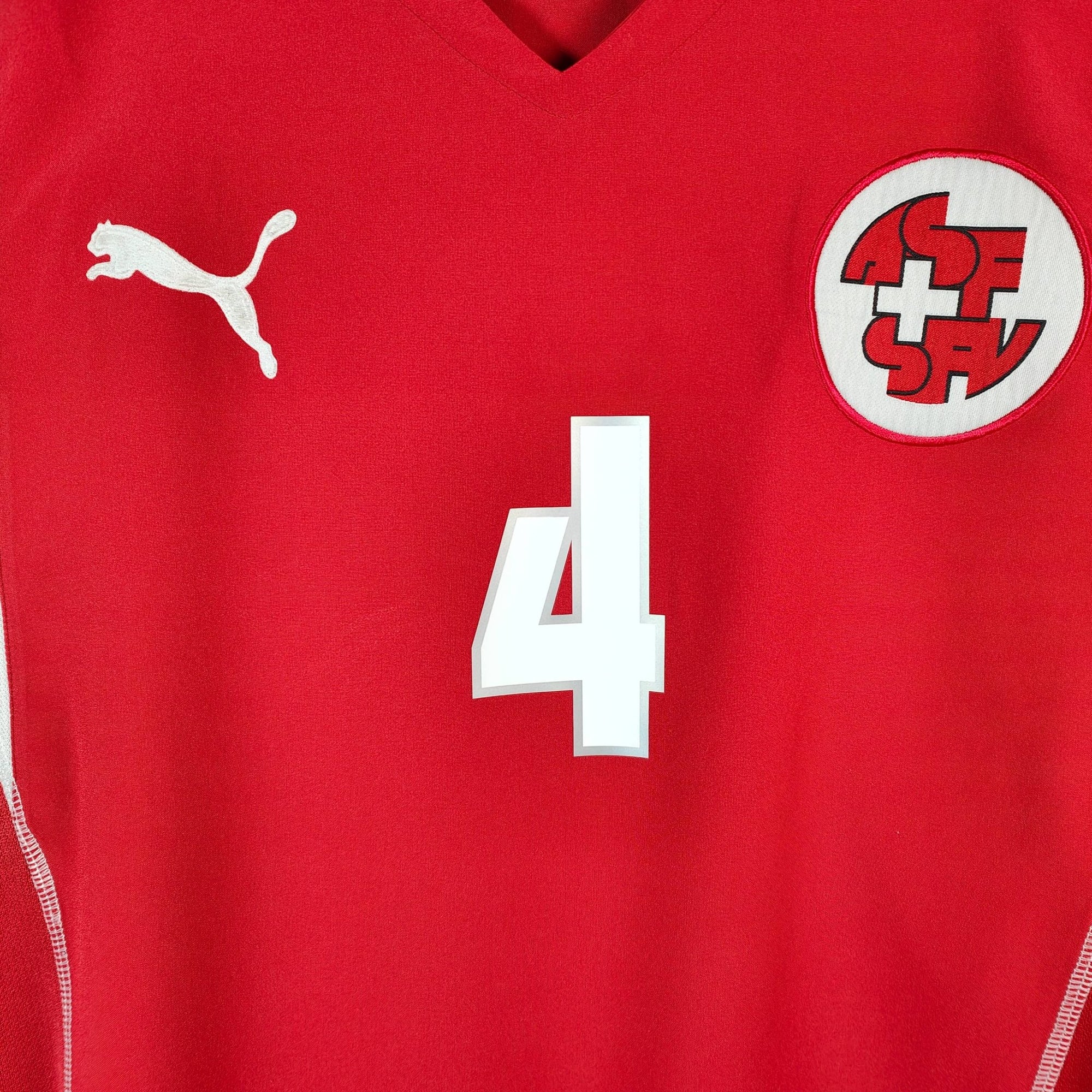 2004 - 06 Switzerland Home Shirt Henchoz 4 - 8/10 - (M) - Eternal Pitch