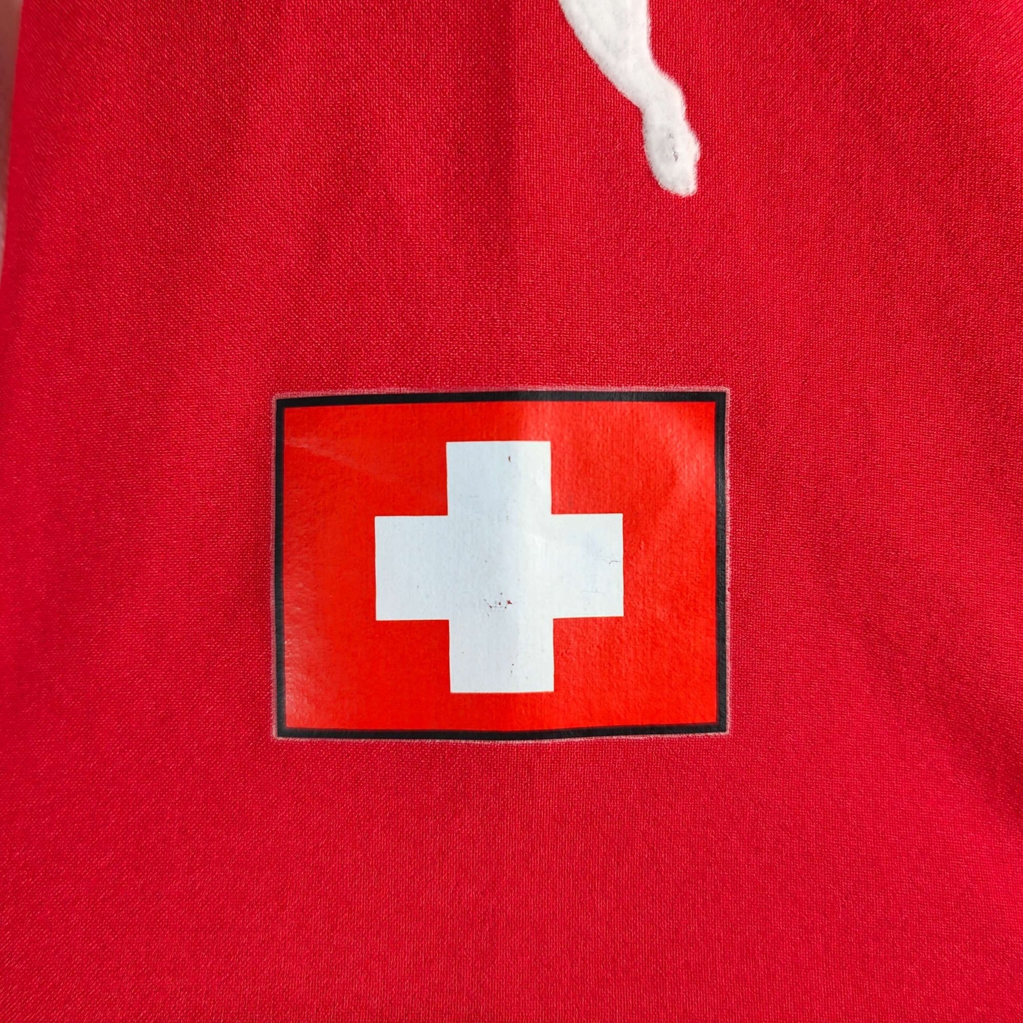 2004 - 06 Switzerland Home Shirt Henchoz 4 - 9/10 - (M) - Eternal Pitch