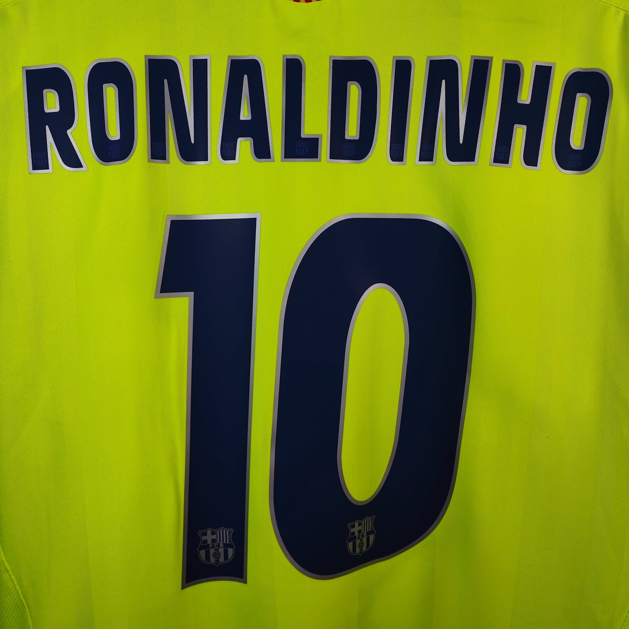 2005 - 06 FC Barcelona Away Shirt Ronaldinho 10 - 8.5/10 - (XL) - Eternal Pitch