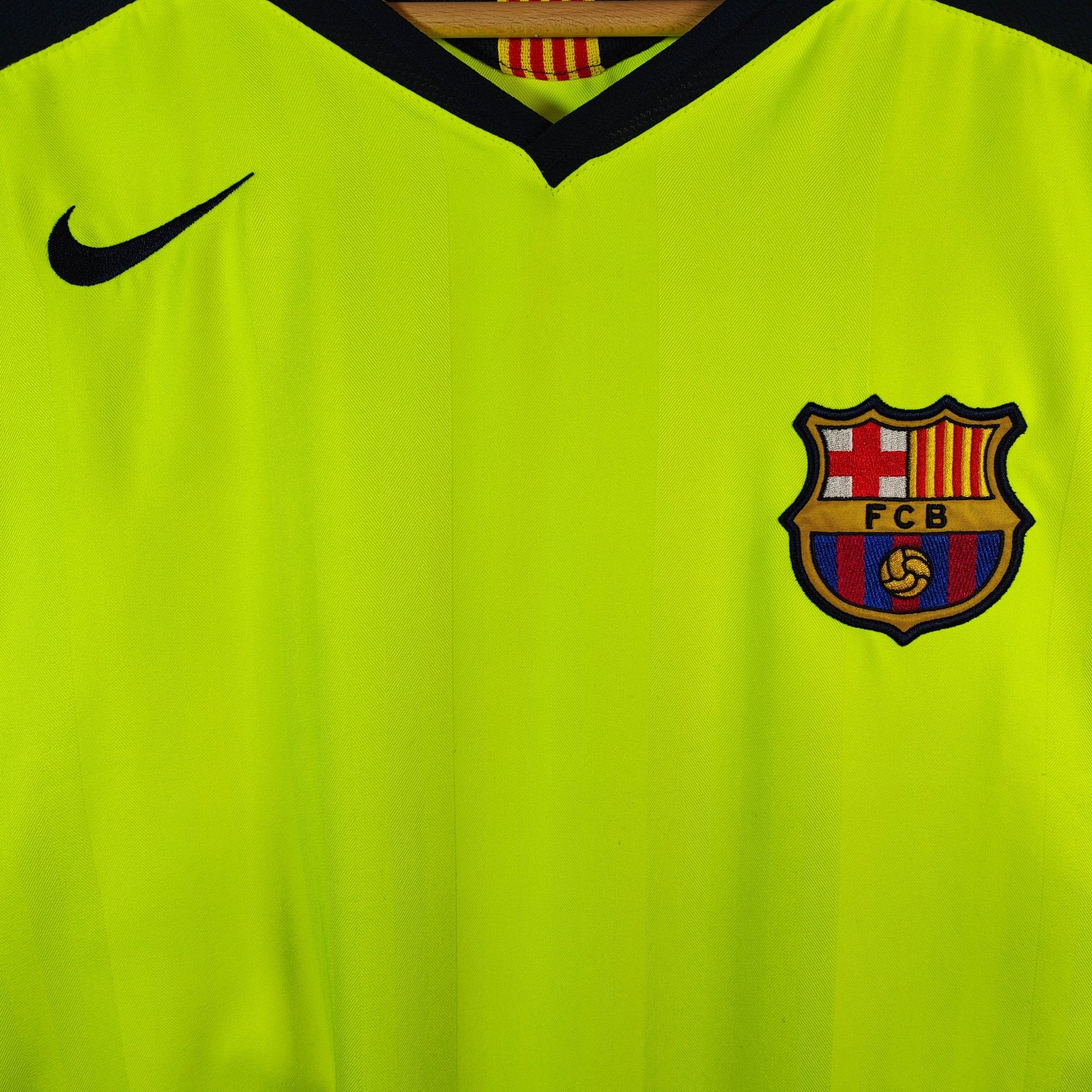 2005 - 06 FC Barcelona Away Shirt Ronaldinho 10 - 9/10 - (L) - Eternal Pitch