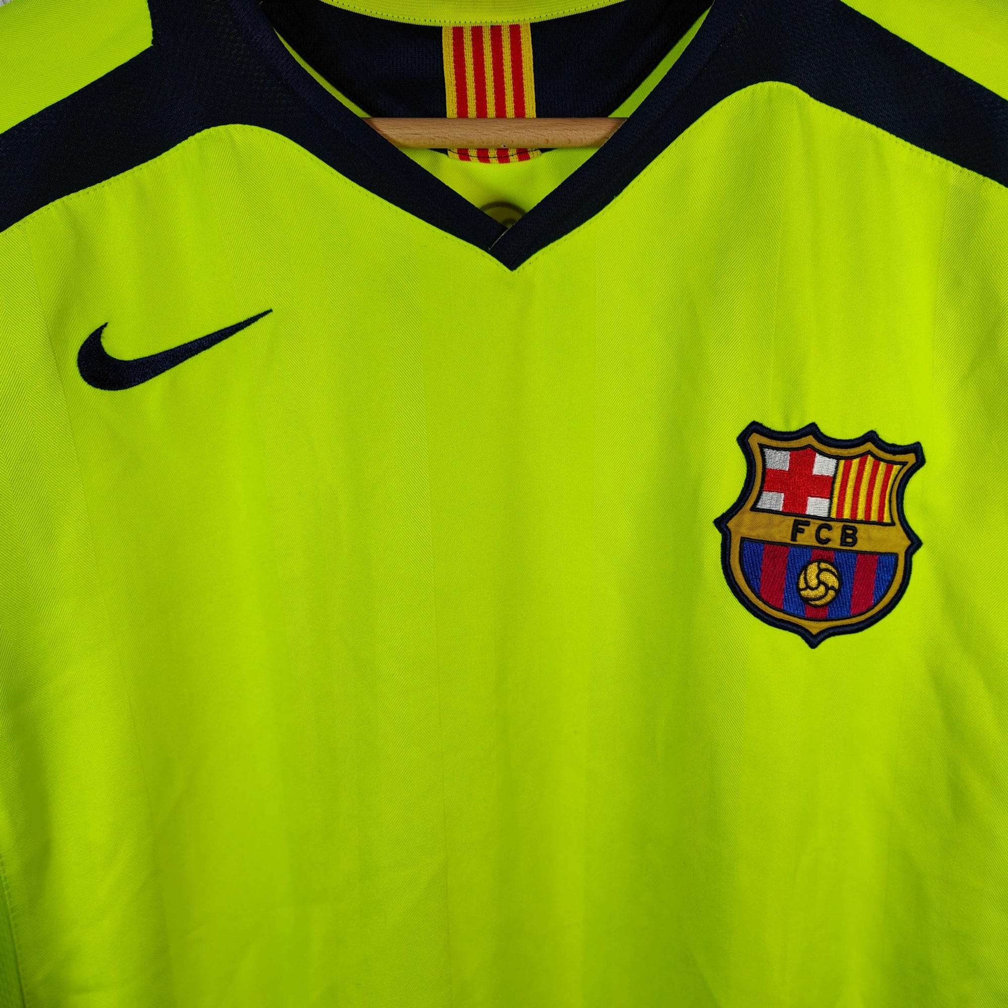 2005 - 06 FC Barcelona Away Shirt Ronaldinho 10 - 9/10 - (M) - Eternal Pitch