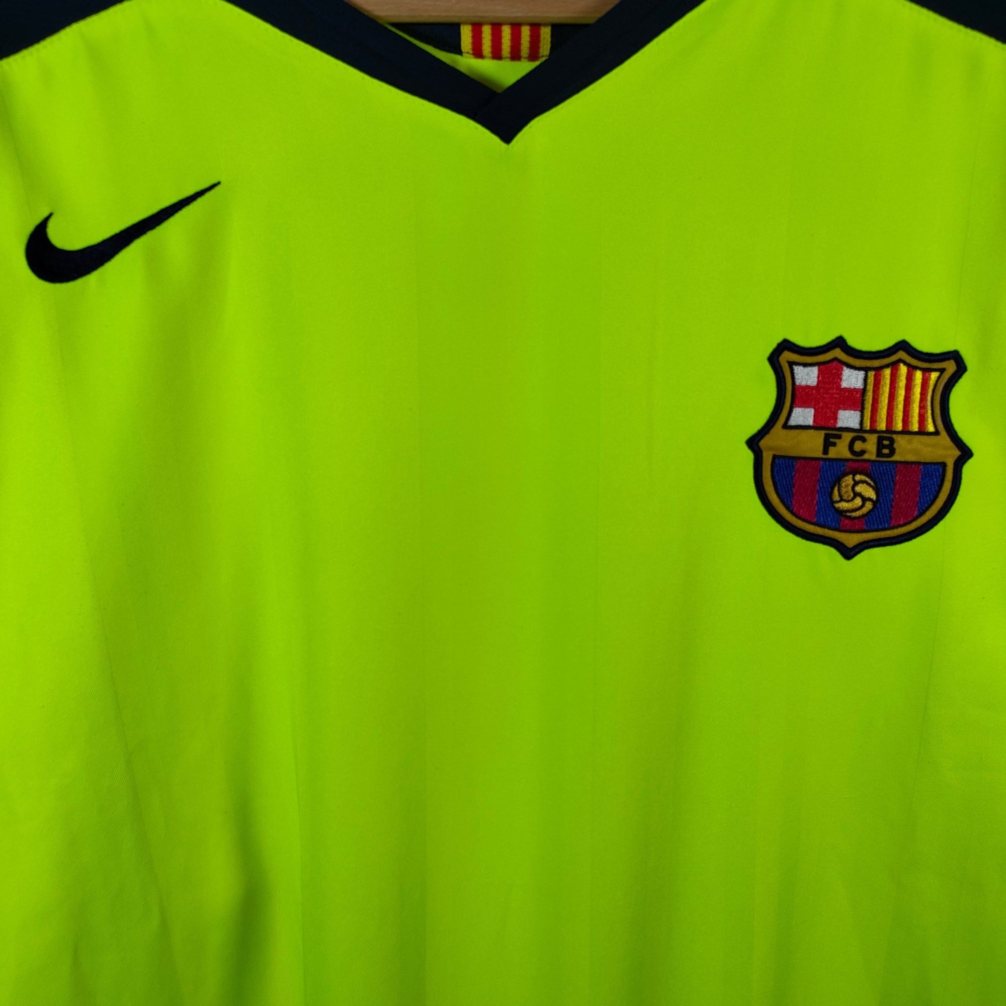 2005 - 06 FC Barcelona Away Shirt Ronaldinho 10 - 9/10 - (XL) - Eternal Pitch