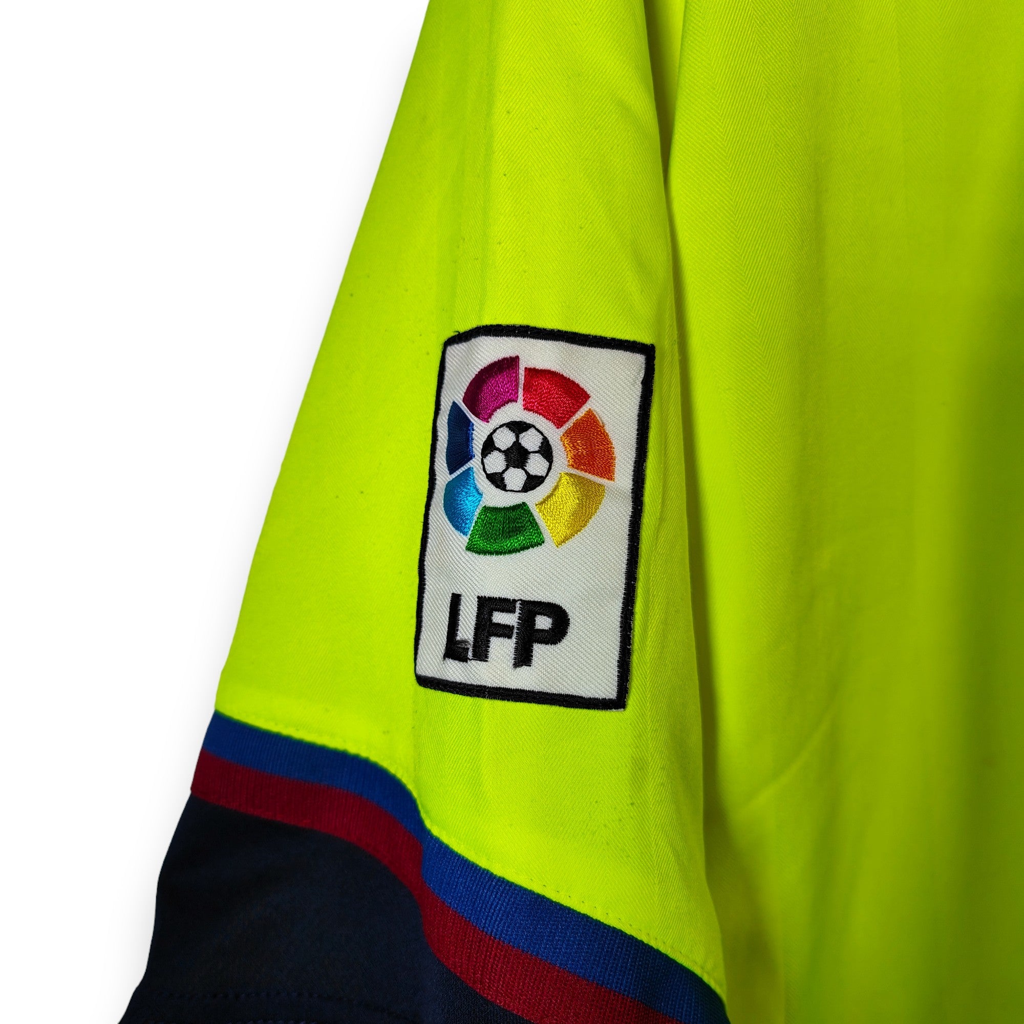 2005 - 06 FC Barcelona Away Shirt Ronaldinho 10 (XL) - Eternal Pitch