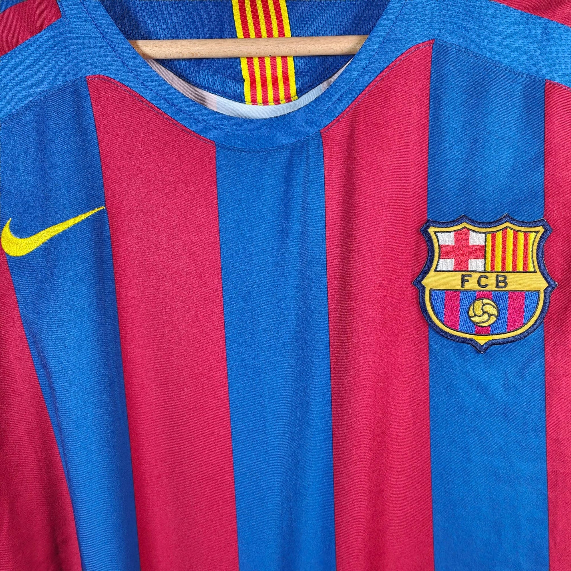 2005 - 06 FC Barcelona Home Shirt Ronaldinho 10 - 9/10 - (M) - Eternal Pitch